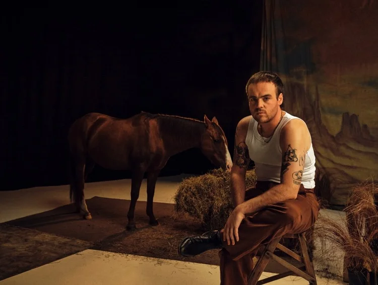 Rolling Stone AU: D.C. Maxwell Stylishly Proves the Hype Was Real on ‘The Leading Man’