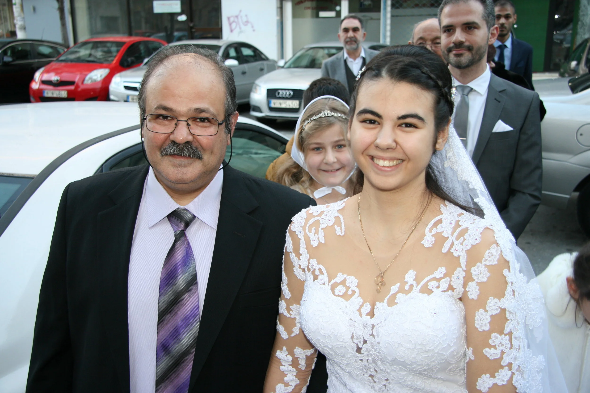 Father & bride; bridesmaid & best man; brother, back right