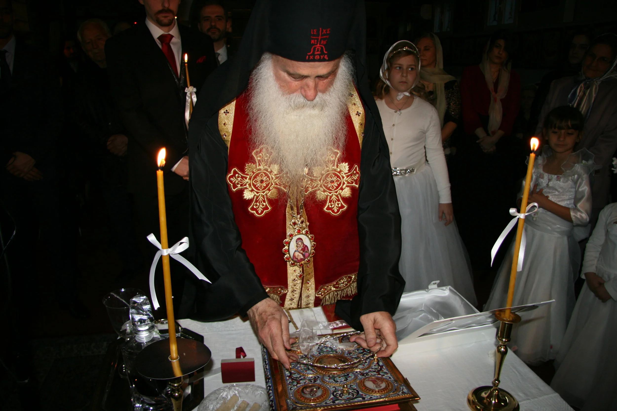 Blessing the wreaths on the gospel
