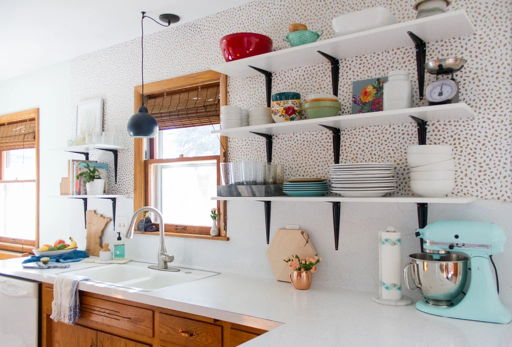 Kitchen_shelves.jpg