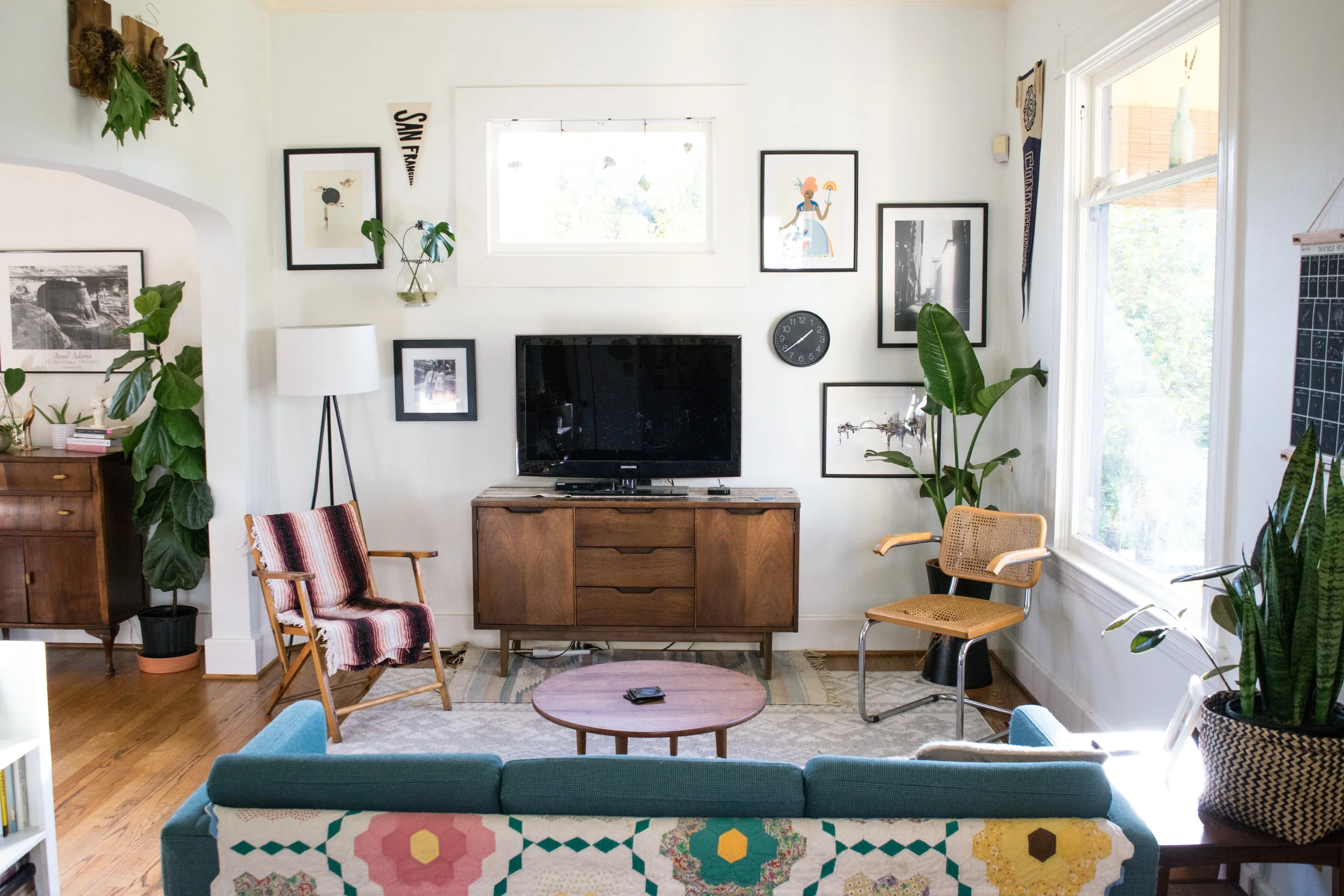 livingroom_gallerywall.jpg
