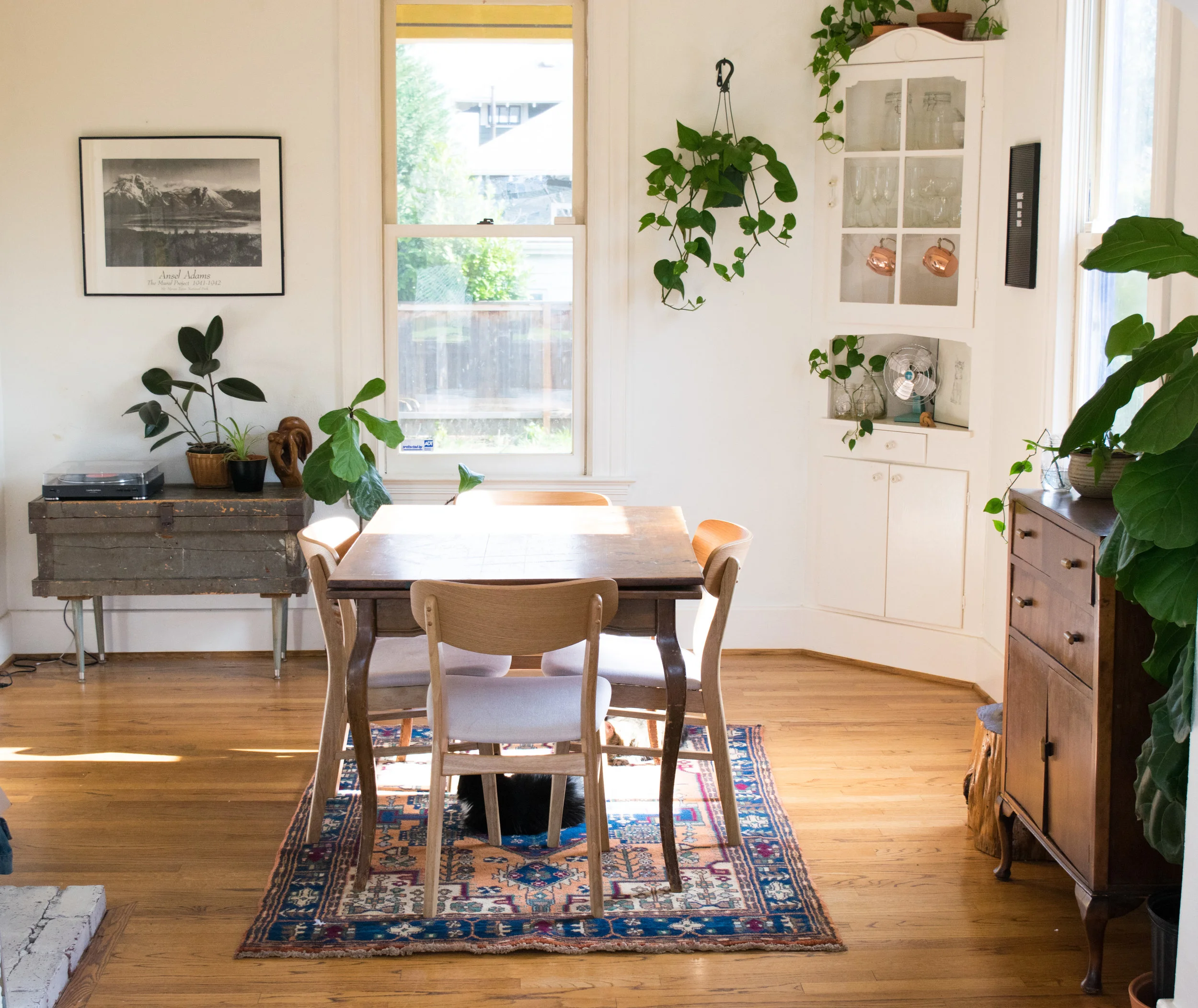 dining_room (1 of 1).jpg