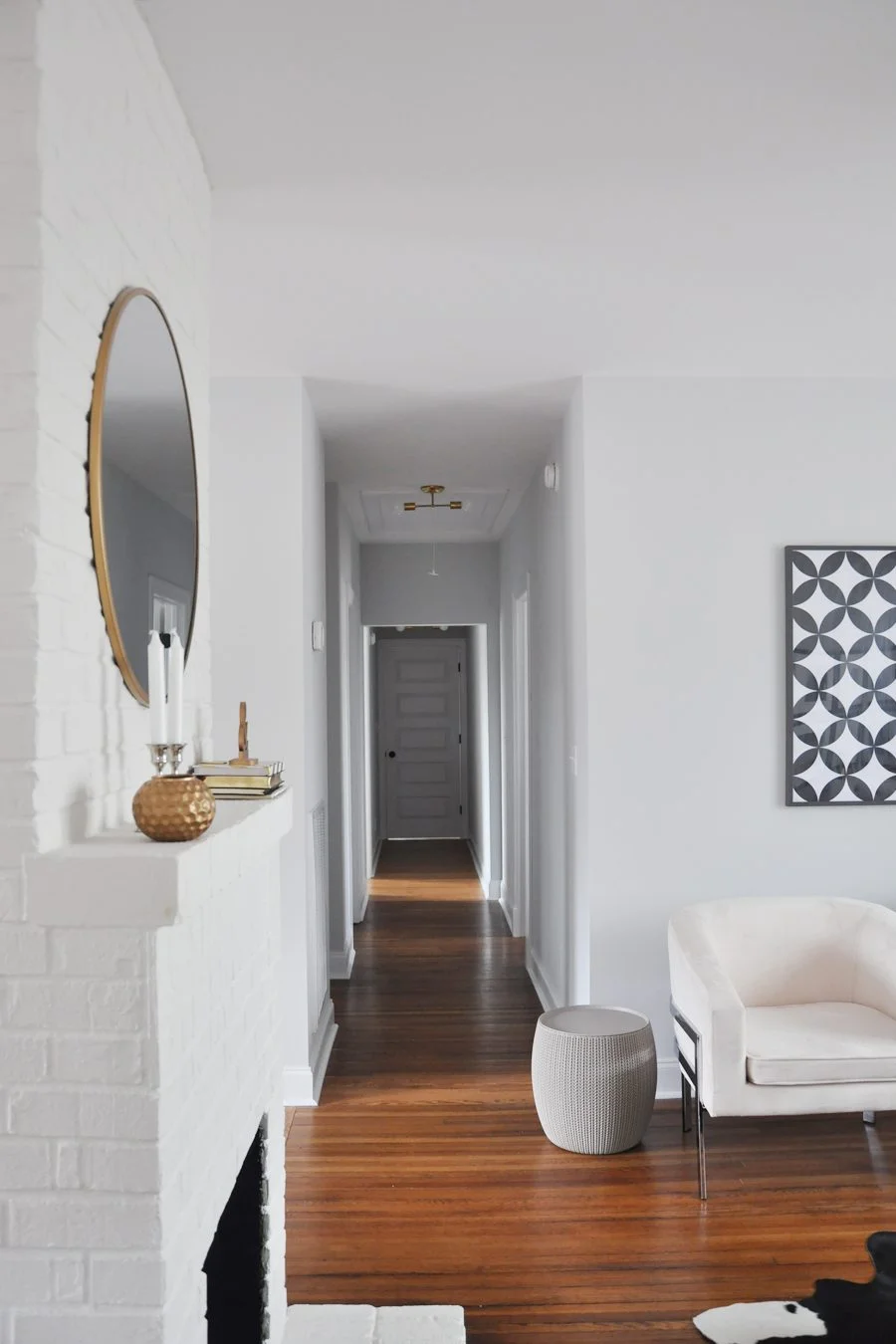 FOXY OXIE - Living Room 6.jpg