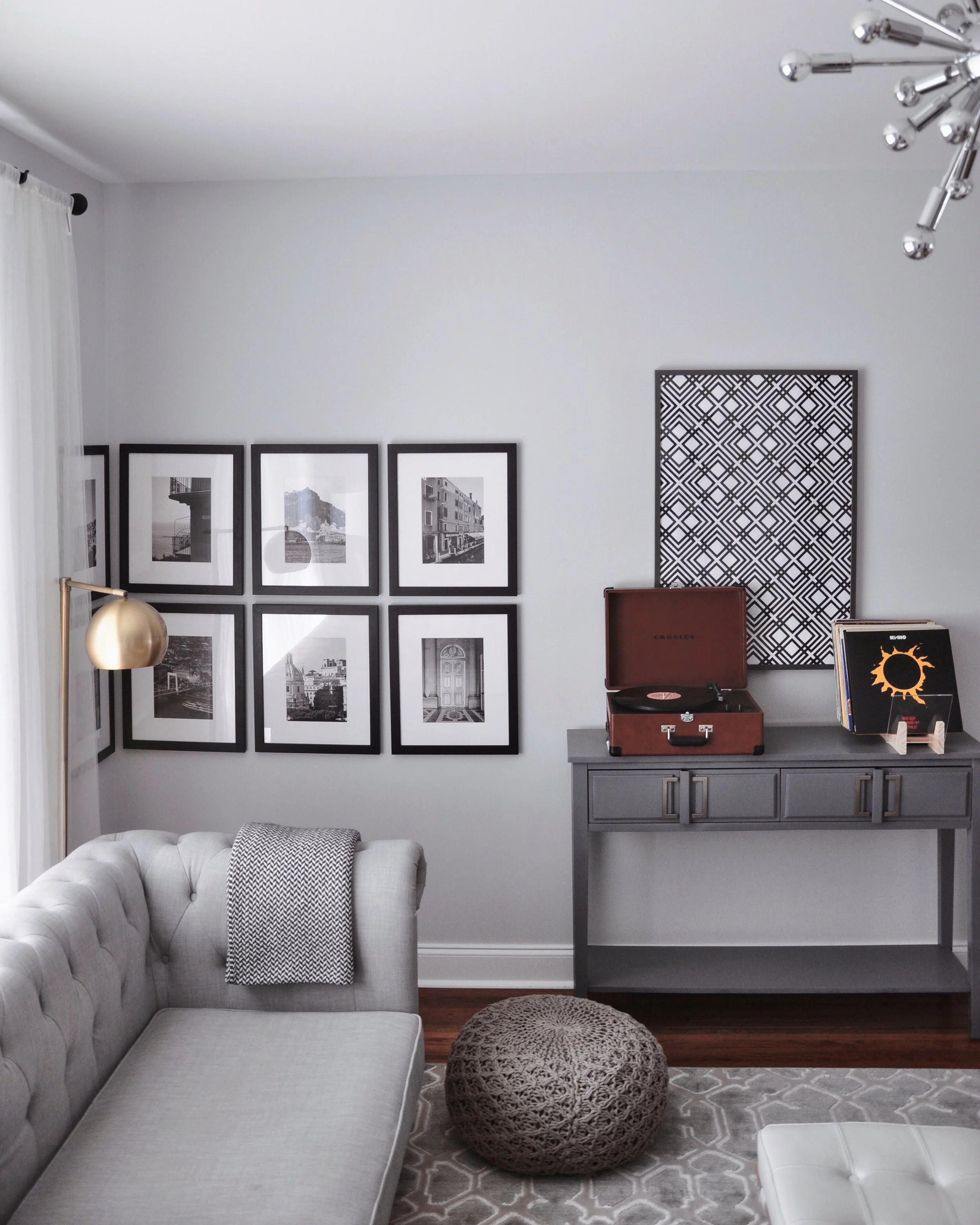 FOXY OXIE - Living Room 3.JPG