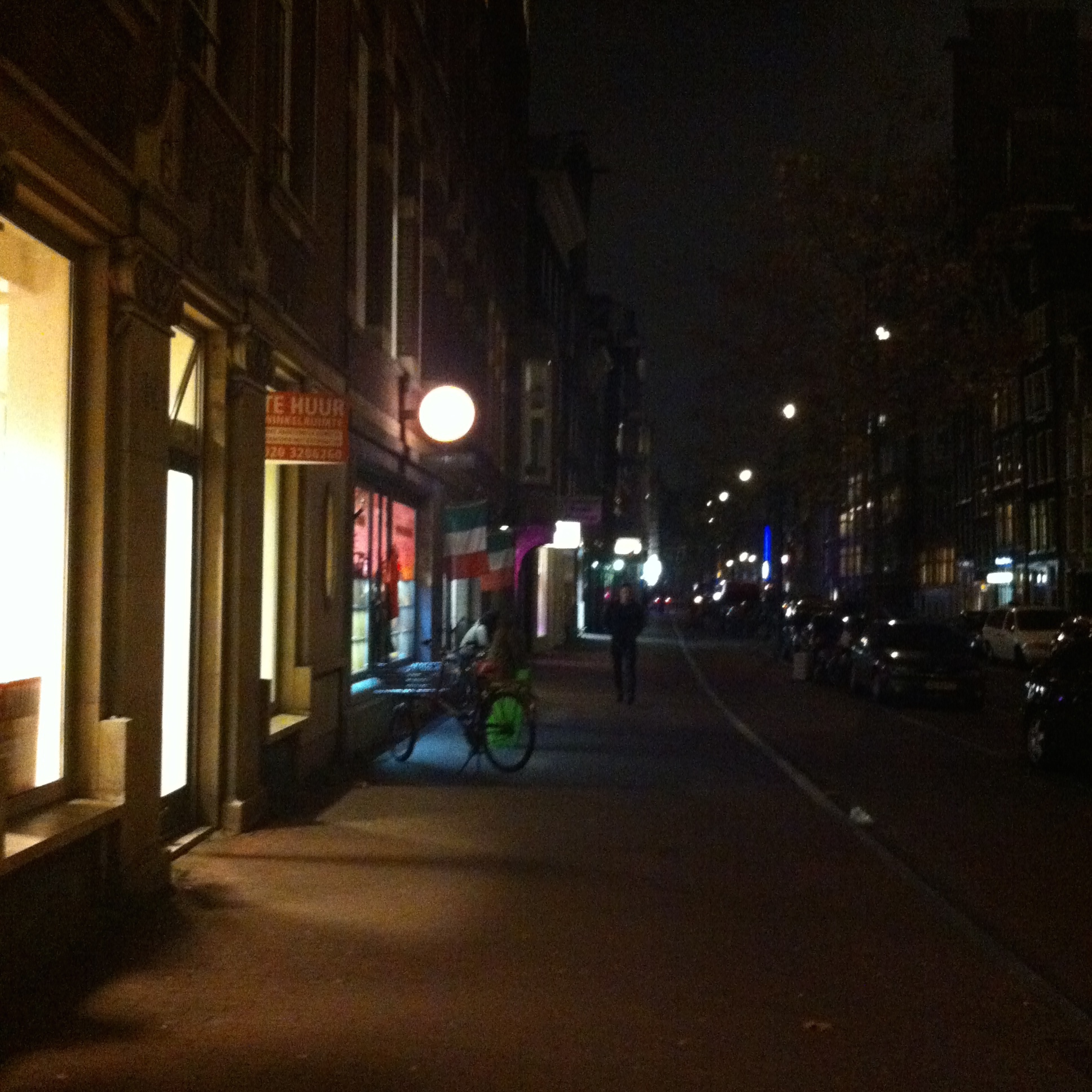 Op weg naar huis! Dat is gelukkig maar twee minuten lopen. Het was een lange dag, maar ik moet nog aan de gang met een hele spannende sollicitatieprocedure! To be continued! Maar je mag duimen.