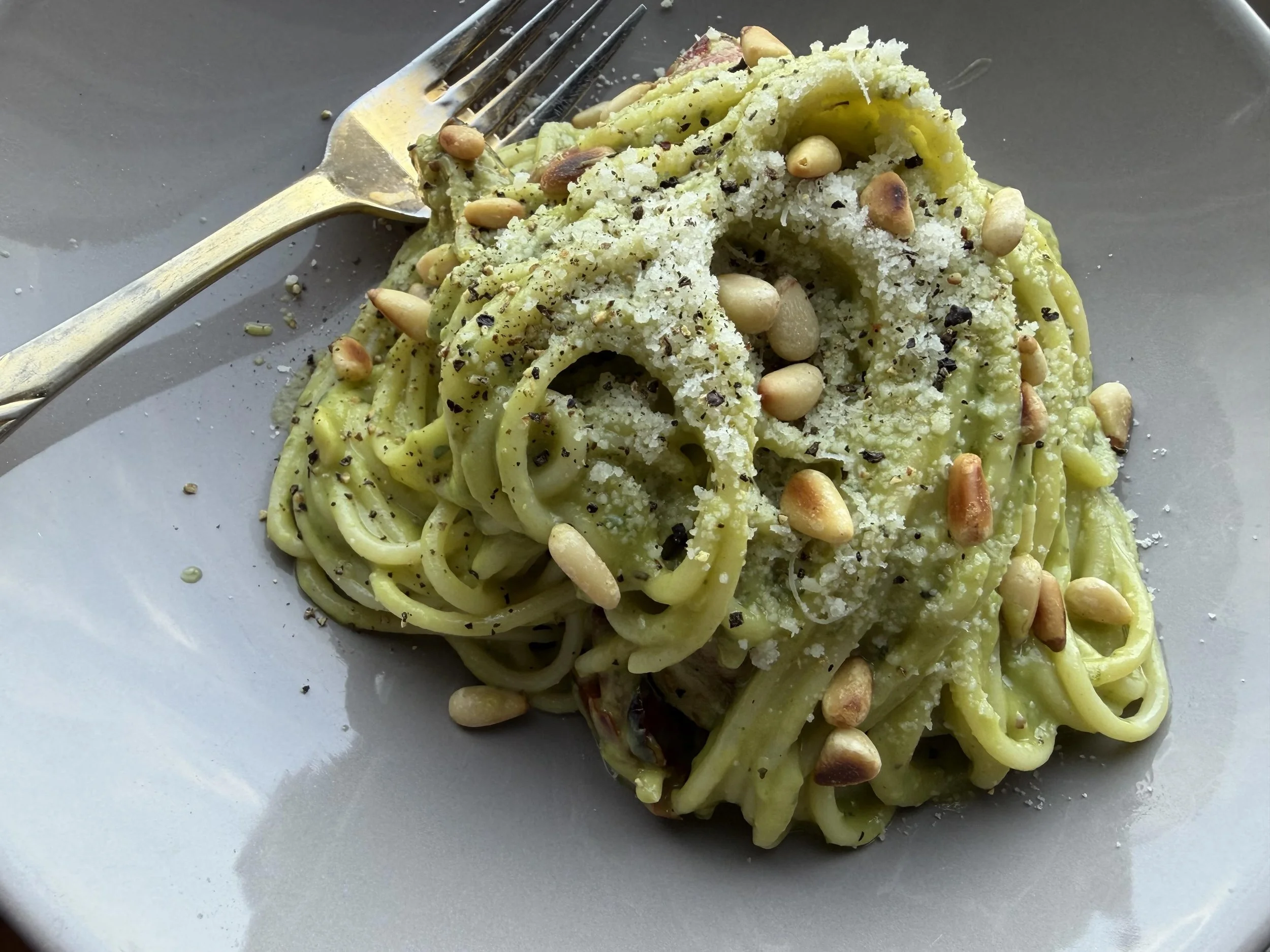 Spaghetti met avocadosaus