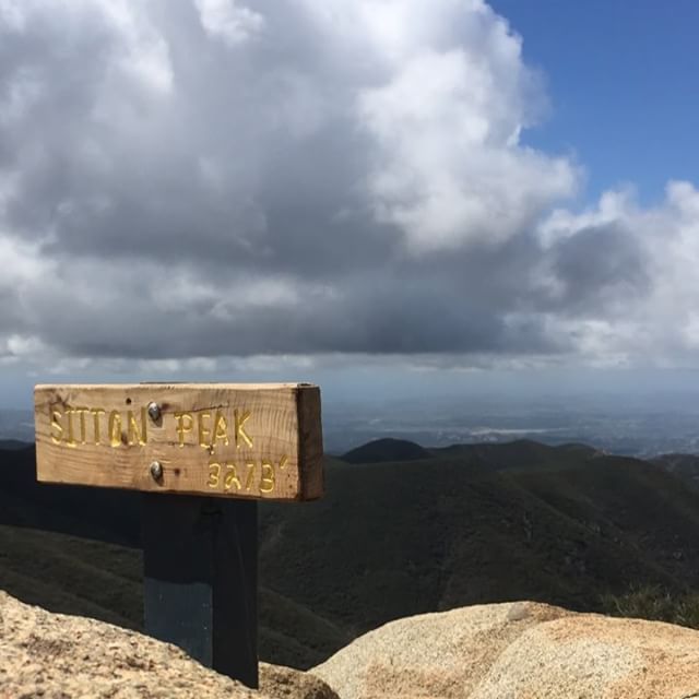 @jolhate and I took a little walk to the top of Sitton Peak this past weekend to say hello to the clouds ☁️ ☁️ ⛅️