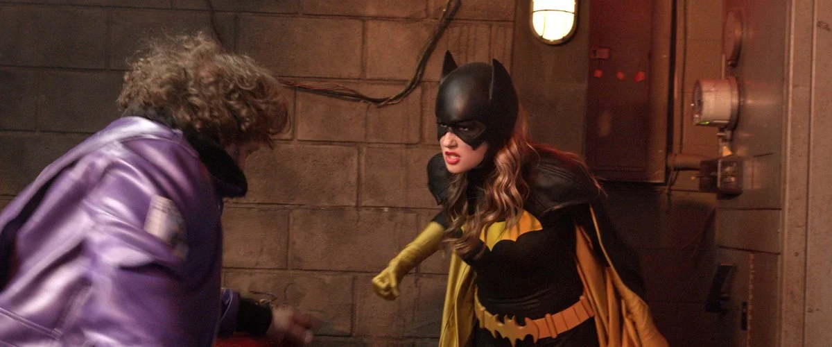 Batgirl: TH E K ILL ING J OKE — SHL