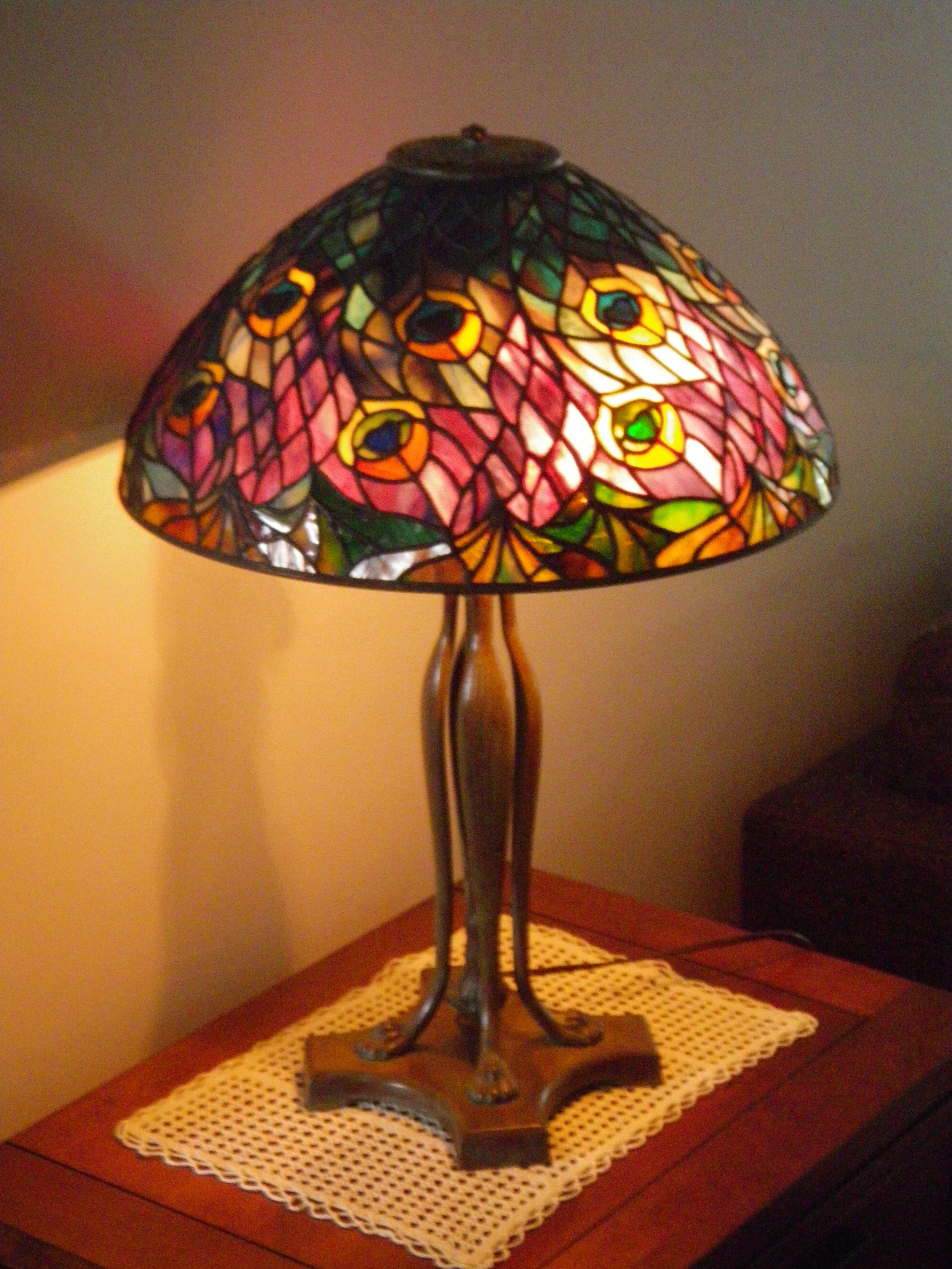 16" Tiffany Peacock Table Lamp