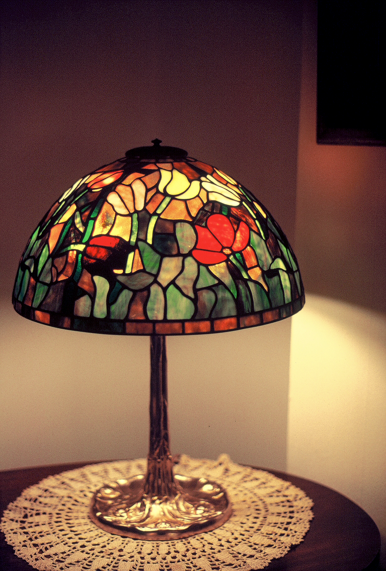 16" Tiffany Tulip Table Lamp