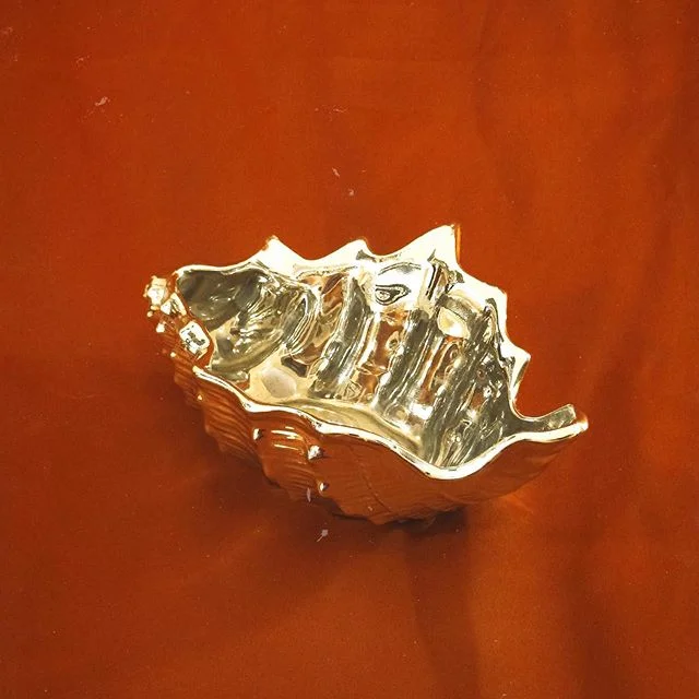 Chrome ceramic conch shell trinket dish | Late 1970s | Waiting to hold your jewelry and treasures. Made in Japan • $48 + shipping • Great vintage condition; slight patina from age, nothing noticeable. DM to purchase.