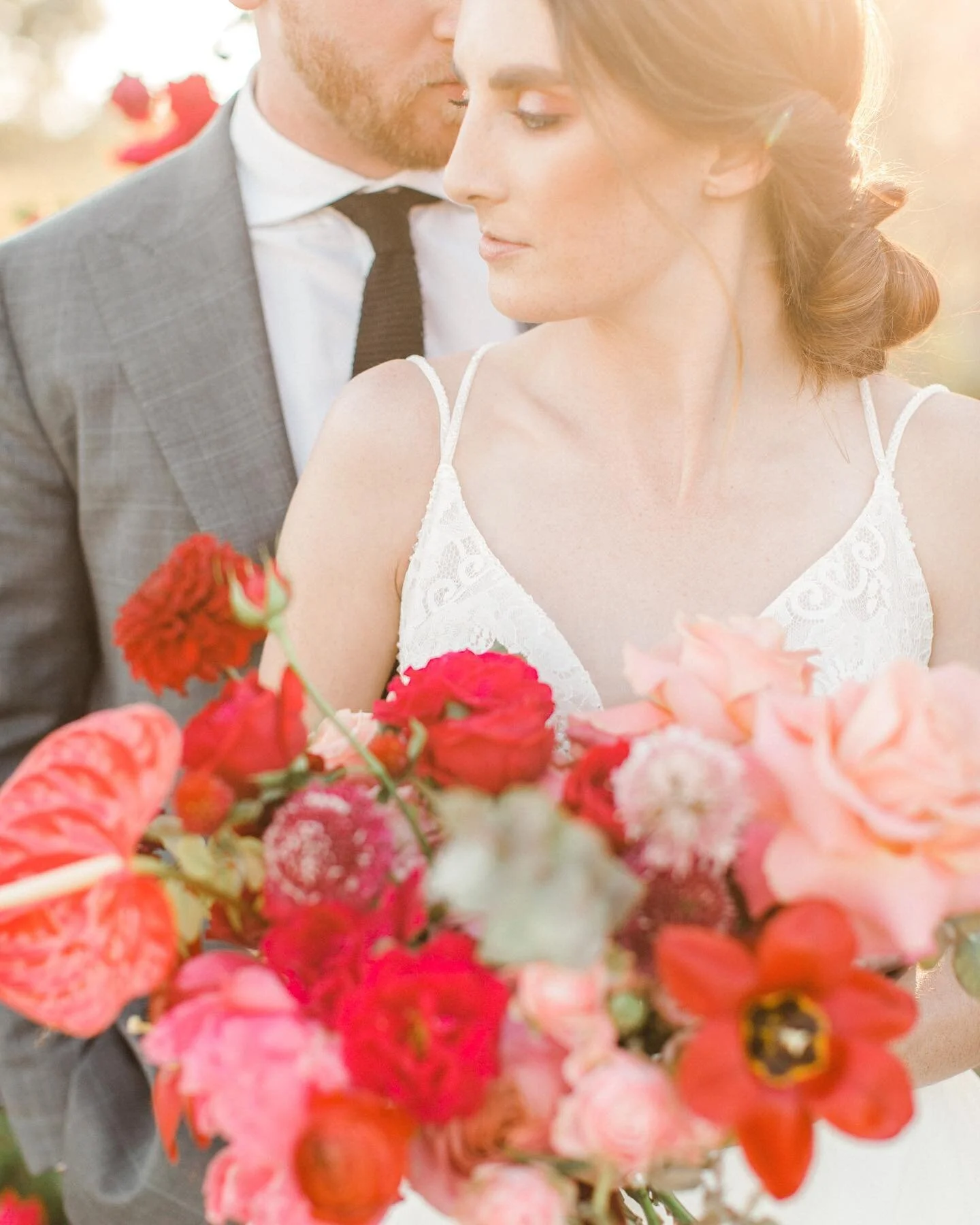 These feel appropriate for today &hearts;️ Happy Valentine&rsquo;s Day, lovelies!
.
.
Floral: @blushingrosefloral 
Photo: @elysealexandriaphoto 
Gown: @offwhitebride 
Bride: @mccalldee 
MUA: @ericasummermakeup