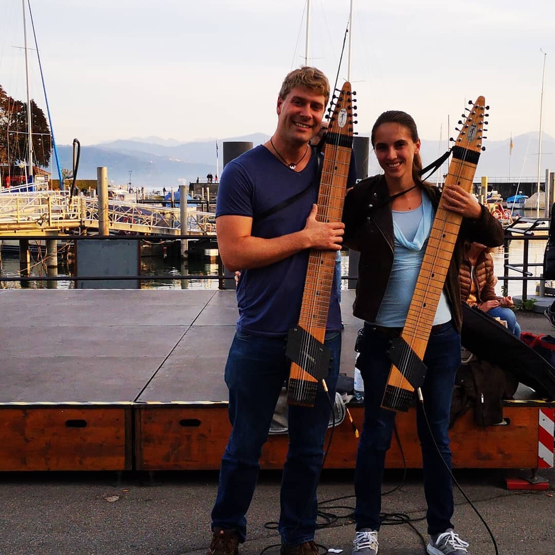 Yesterday we were busking in Lindau, it was supposed to be the last warm day for a while. Looks like we'll be performing inside for the next few weeks...
#chapmanstick#streetperforming#travel#lindau