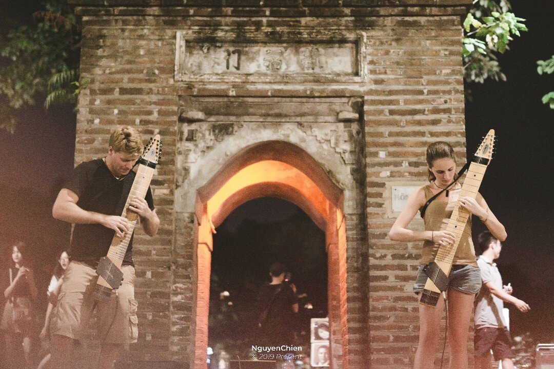 Busking in Hanoi:) Photo by #nguyenchienpresent