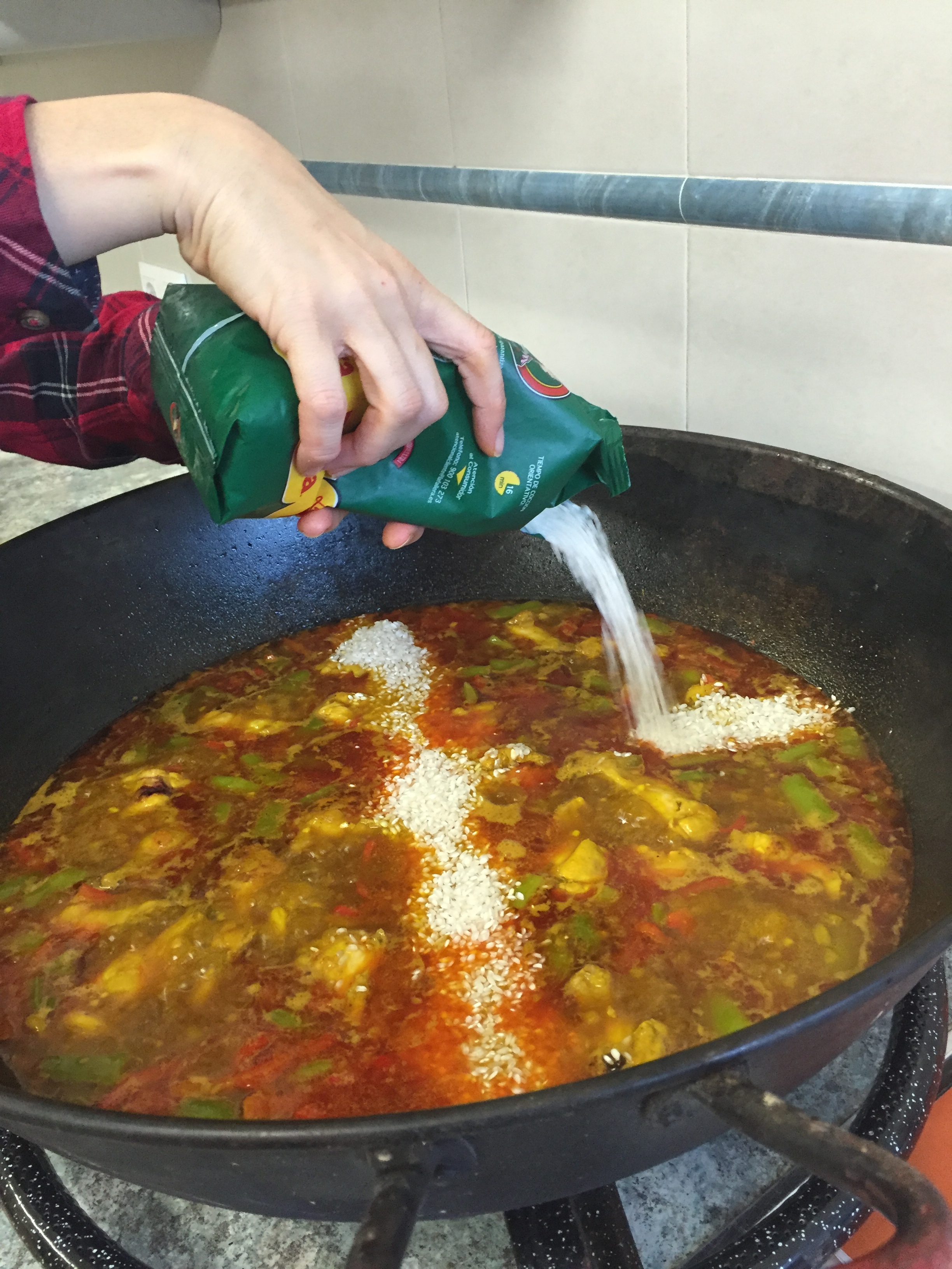 Melissa making paella // Melissa Ratter