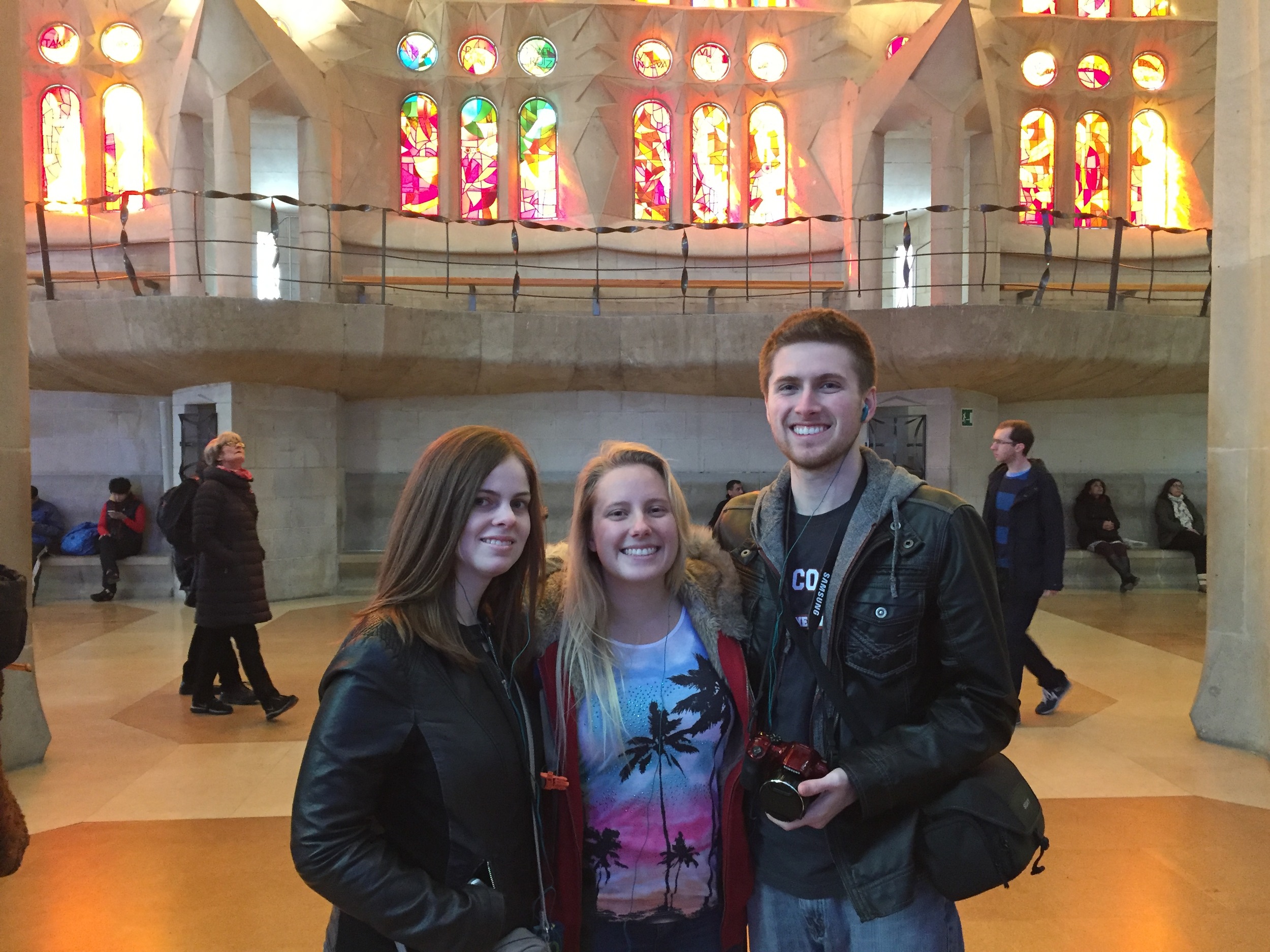 Melissa and friends enjoy the beautiful sights within Barcelona, Spain. // Melissa Ratter
