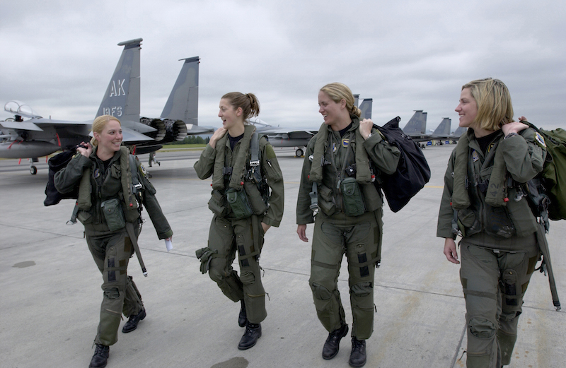This announcement opens all jobs, including combat, to women. | PC: military.wikia.com, womenfothemilitary.com