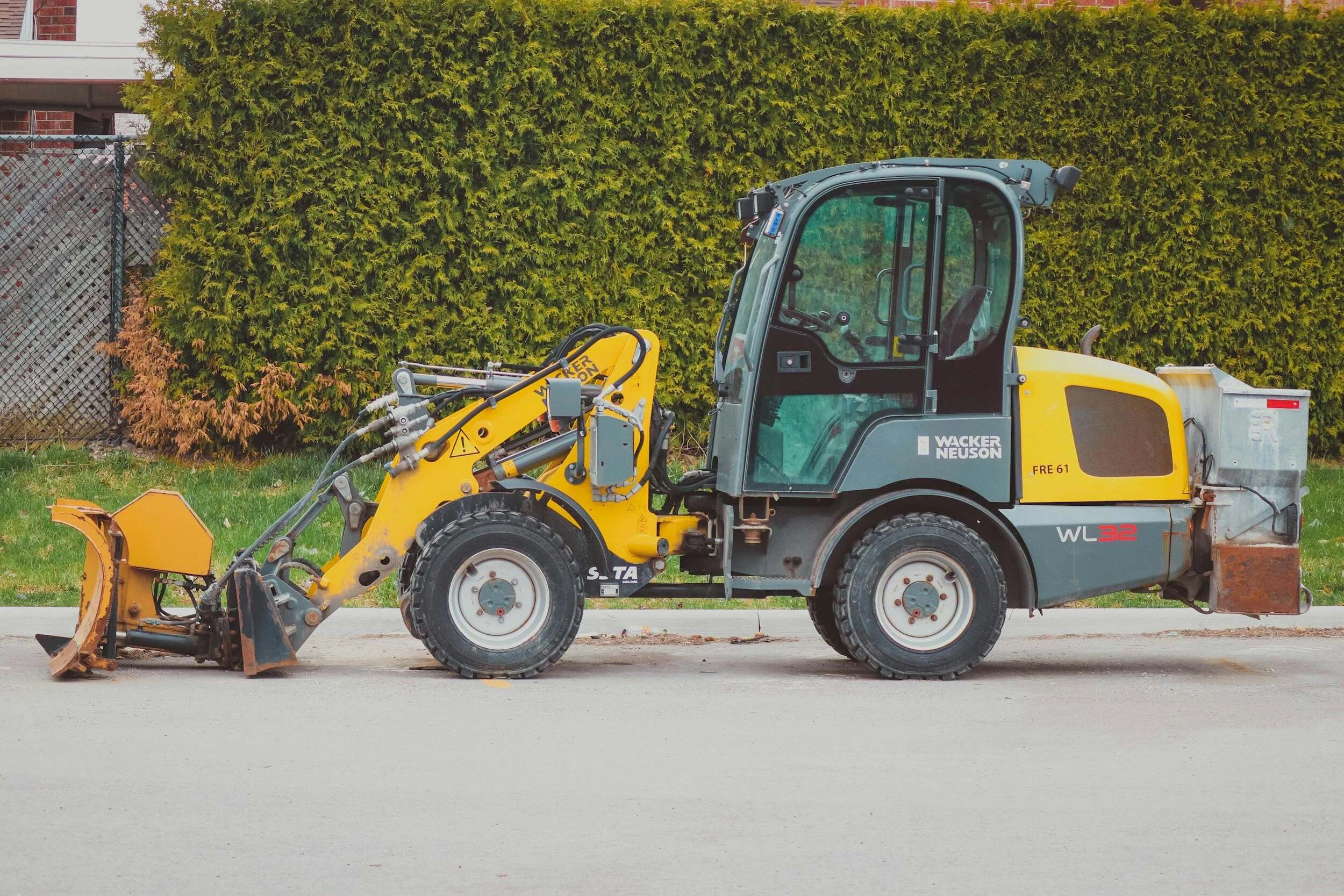 Lincoln man steals skid loader, causes $114,000 property damage