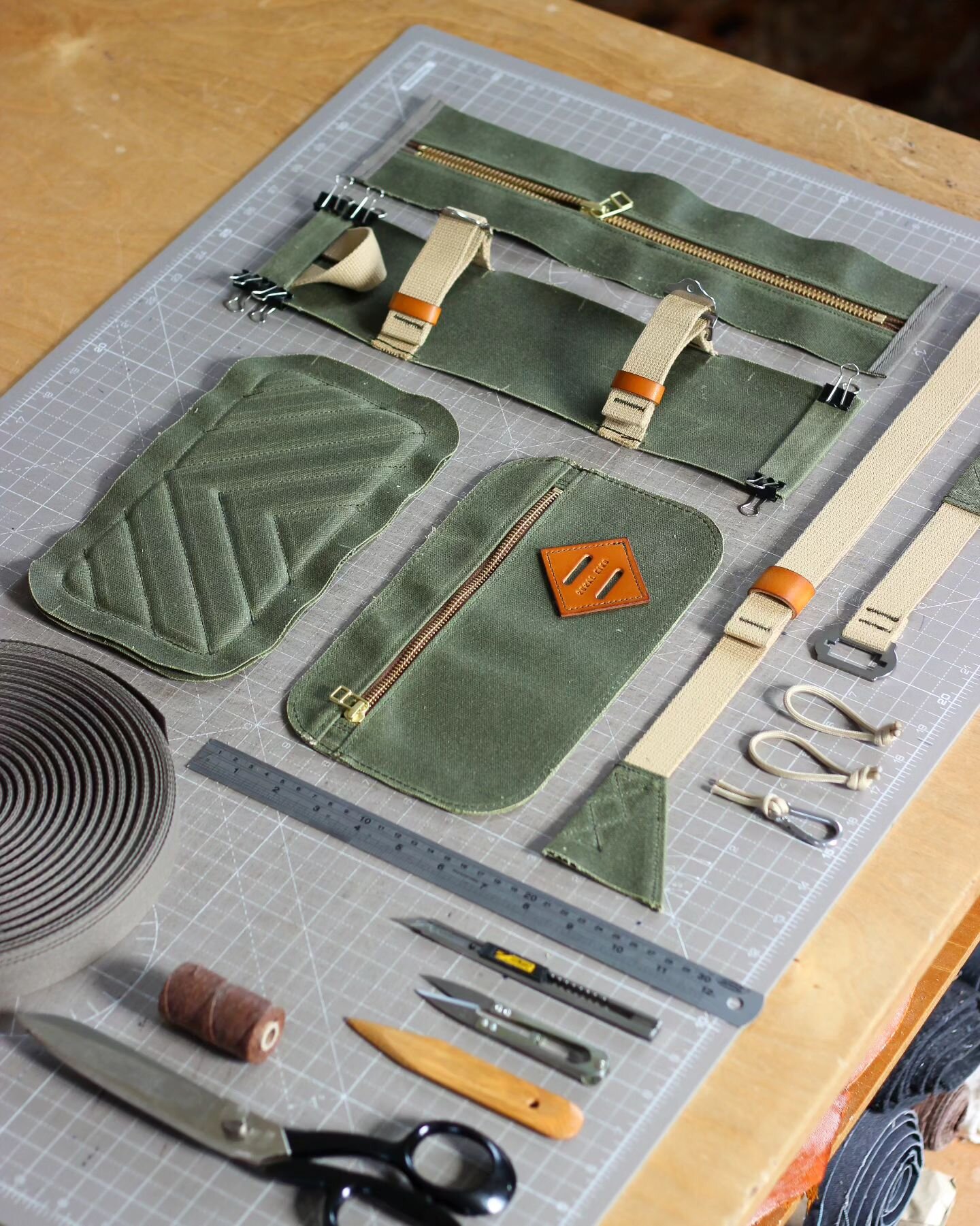 Tools and bag panels at the ready. One of my favourite Olive Bum Bags on the workbench this morning. I love seeing the panels and components come together before joining them all together to finish the bag. Canvas, leather, cotton webbing and stainle