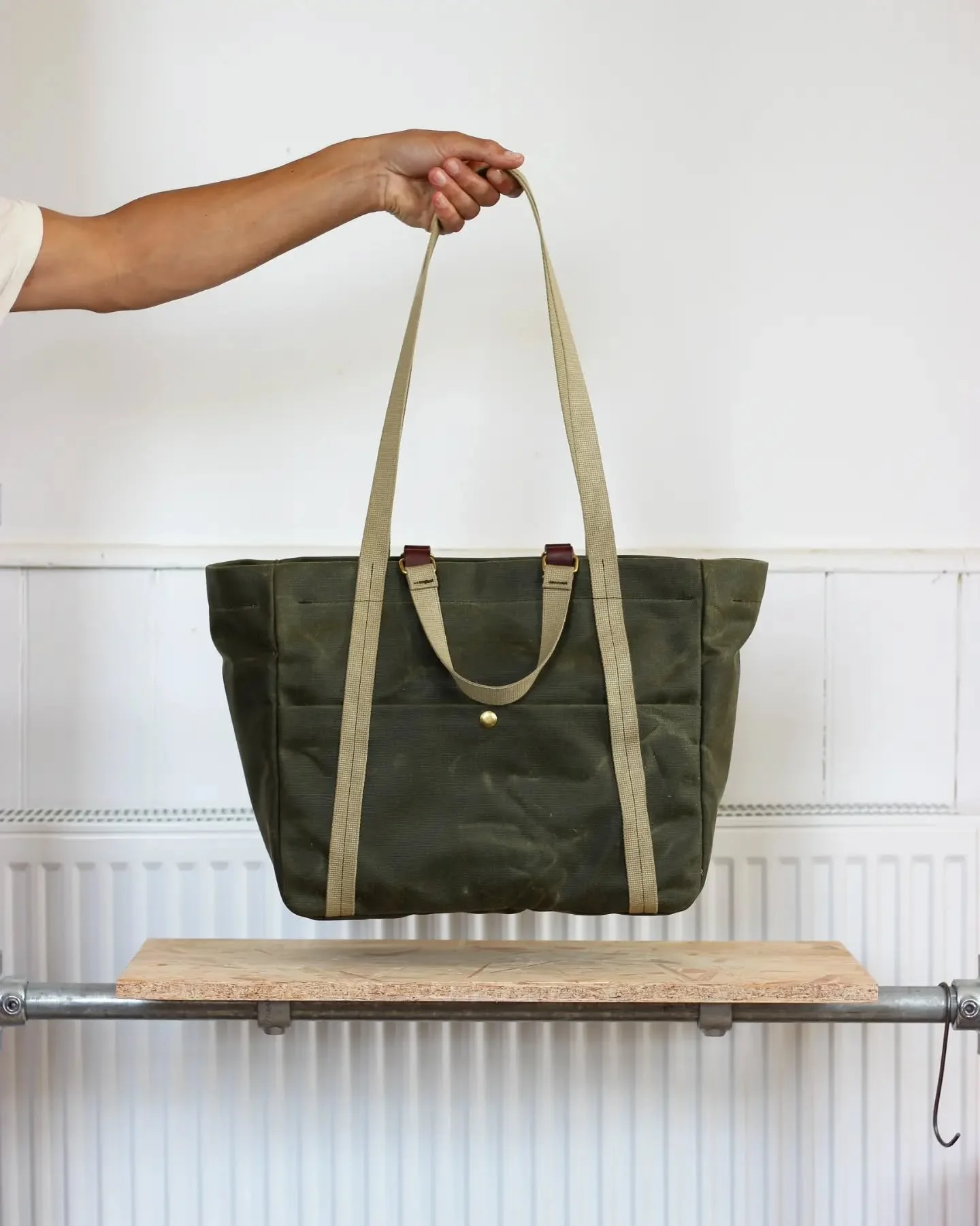 A few stills of the capacious prototype tote bag I made last week (see previous reel for context). There's a few details to resolve and finalise but I'm really pleased with how this is looking, so I'll keep working on it and hopefully introduce it pr