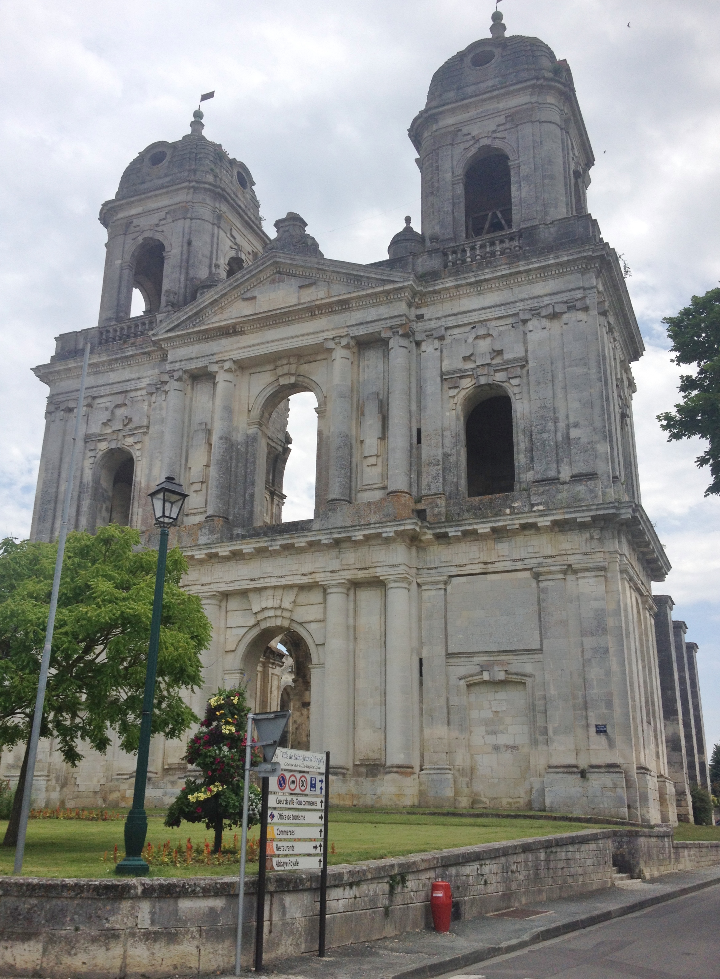 Abbaye Royale, St Jean d'Angély