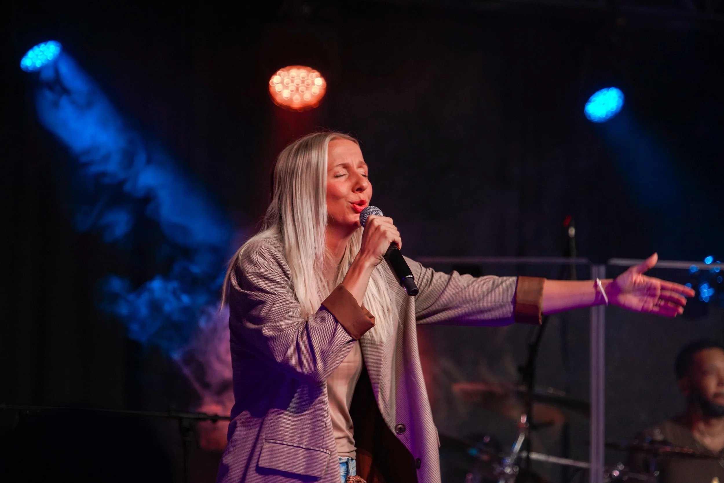 We love Sundays with YOU 🧡 

We kicked off October with heartfelt worship and a powerful word from Pastor Trice as our Bible Unfiltered series continued through the book of Romans.

After service, we welcomed new faces home to Relevant at Starting P