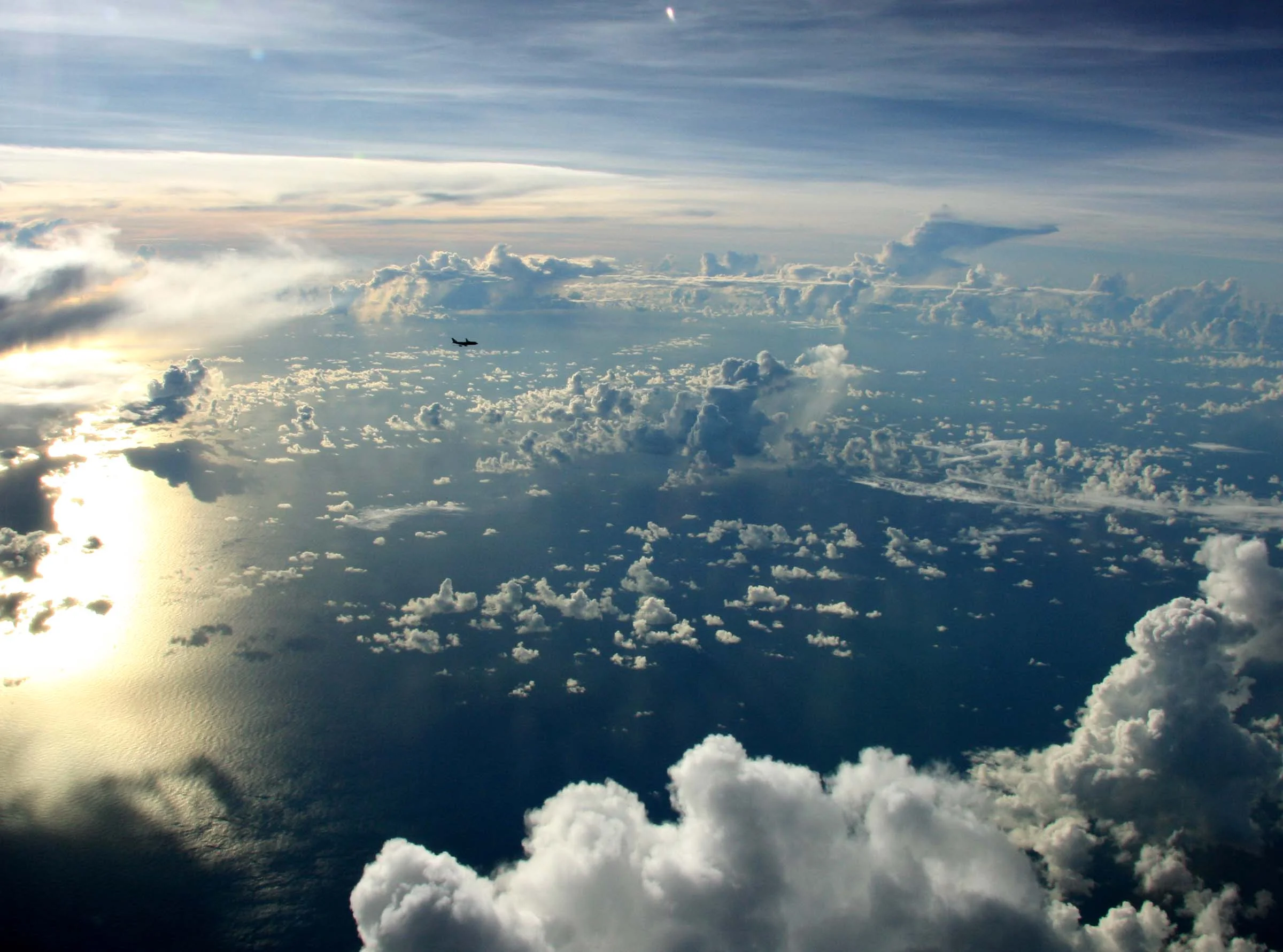between Sydney and Los Angeles (by P Hunter)