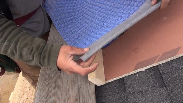 The extra four inches of fine filter fabric extending past the Mortairvent open-weave mesh can be folded up at the lower edge to provide a built-in insect screen.