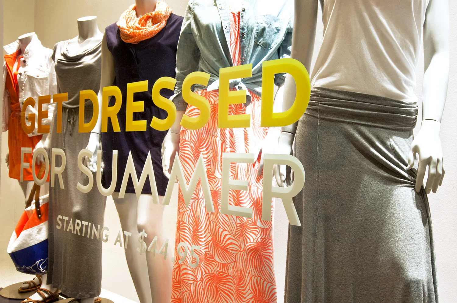 evaluate the specialty apparel retail company gap on holiday dresses Pop-Up Shop: What It Is and How to Start One (2025) main image 0