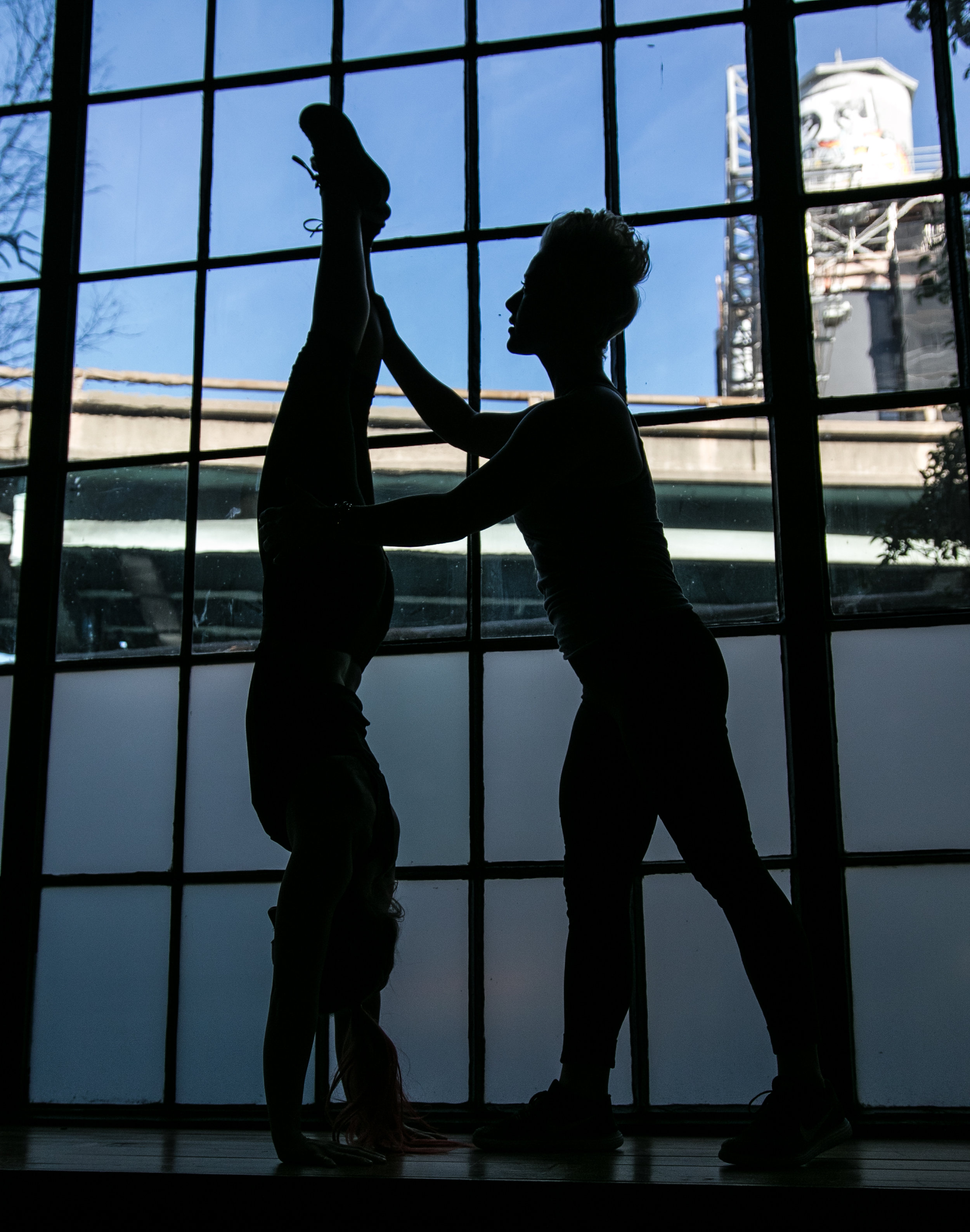 DIAKADI Trainer Natalie Carey handstand aerial training.jpg