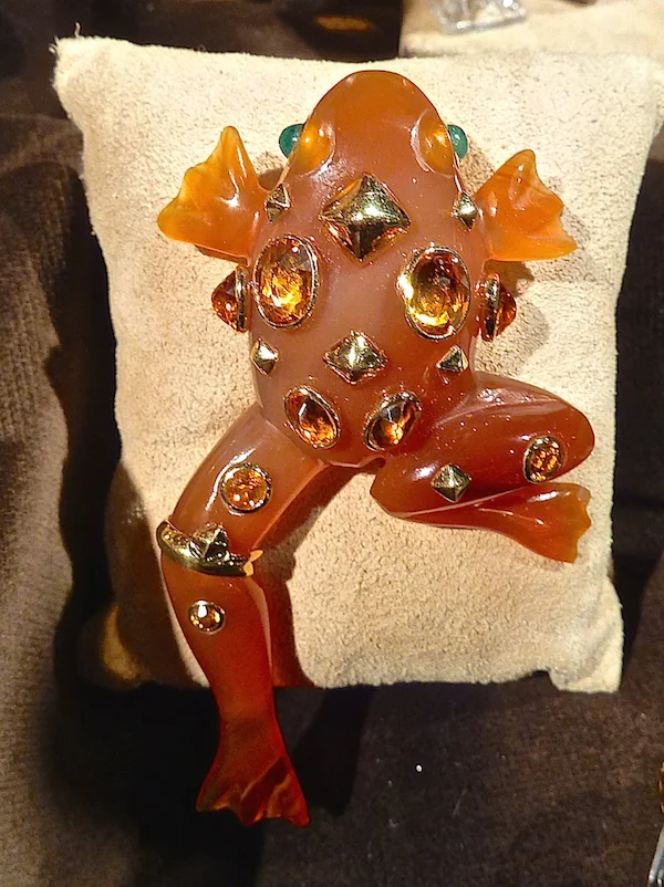frog brooch.jpg