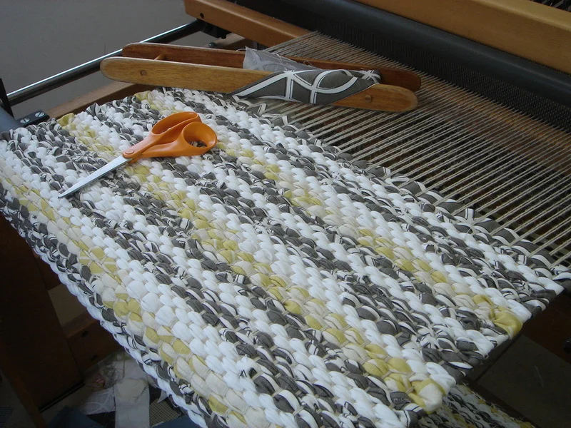 2'x4' rag rug.jpg