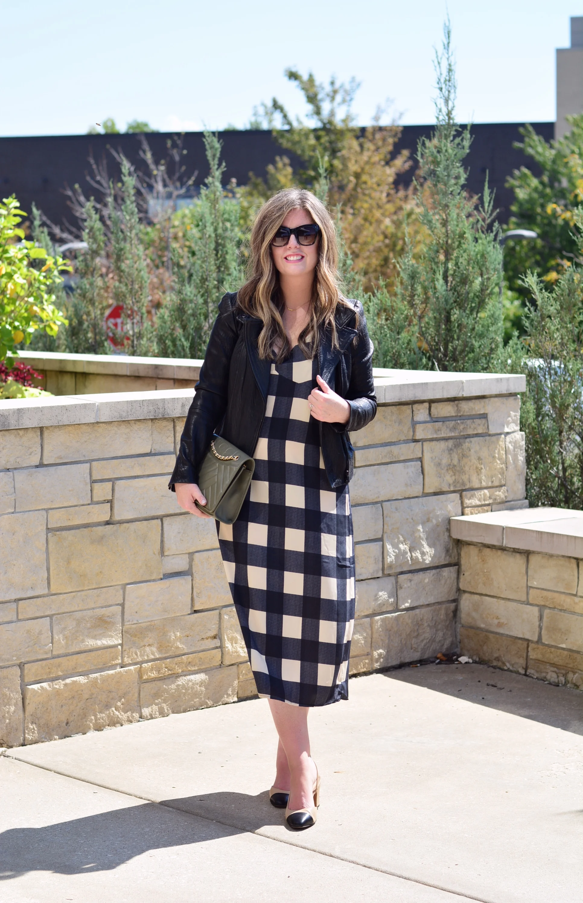 Holiday Midi Dress Outfit Ideas 