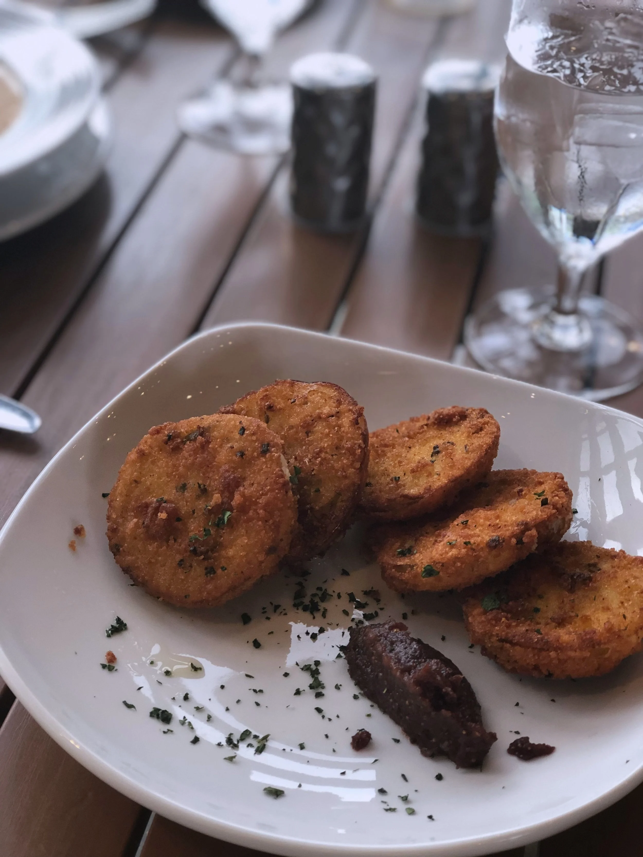 Charleston Travel Guide | Sophisticaited | Cait Fore