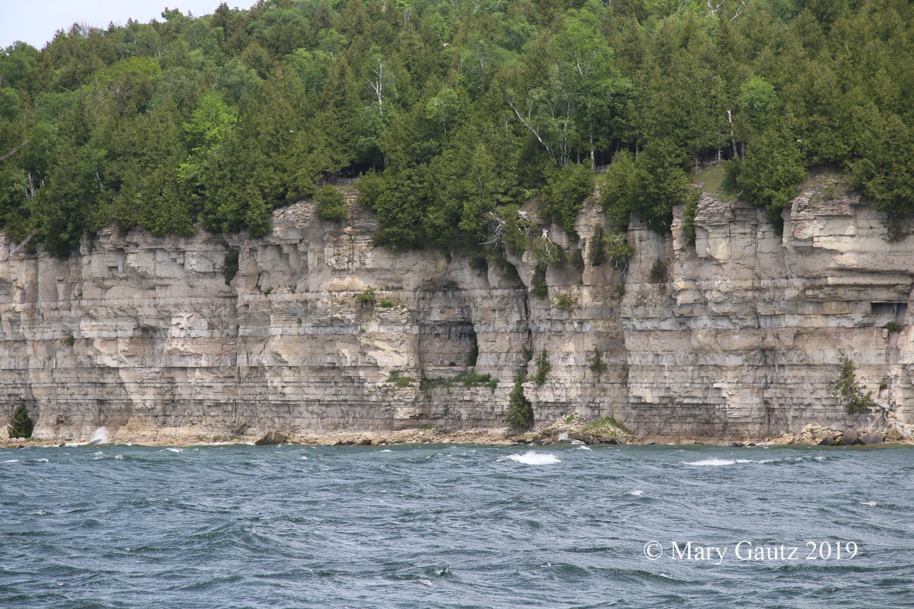 A beautiful view of the limestone cliffs at Fayette Historic town