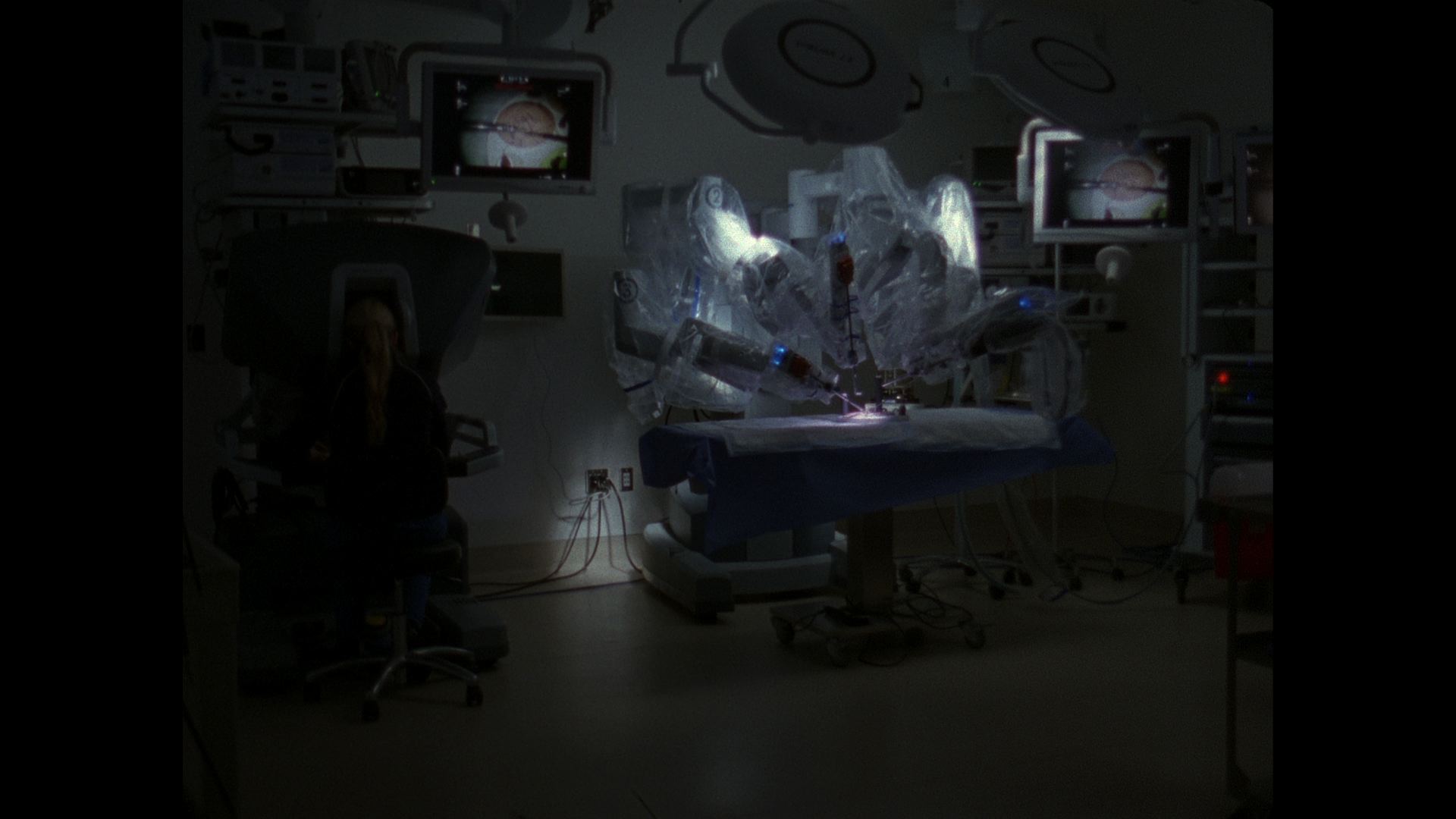 DaVinciRobotWhole 01005100.jpg