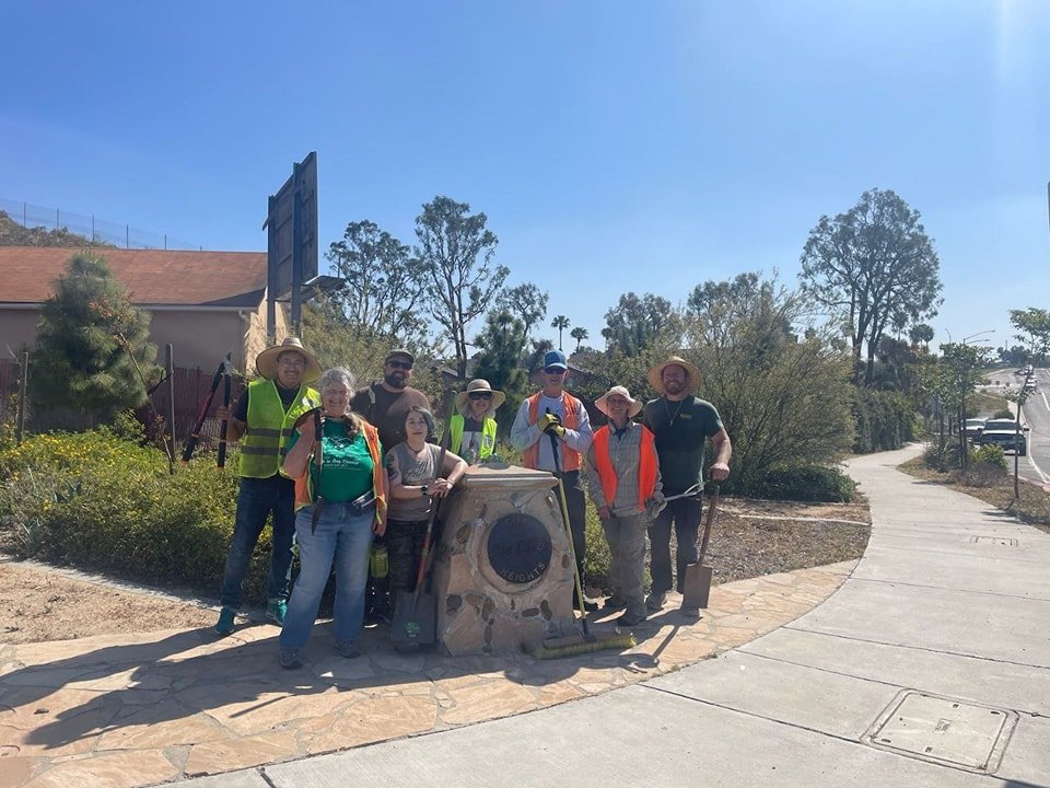 Huge thanks to our wonderful community for their support with our community clean up at the Euclid gateway! 

Special shout out to district 9  council president Sean Elo's office, our lifelong supporters at Azalea Park, and of course the heart of mak