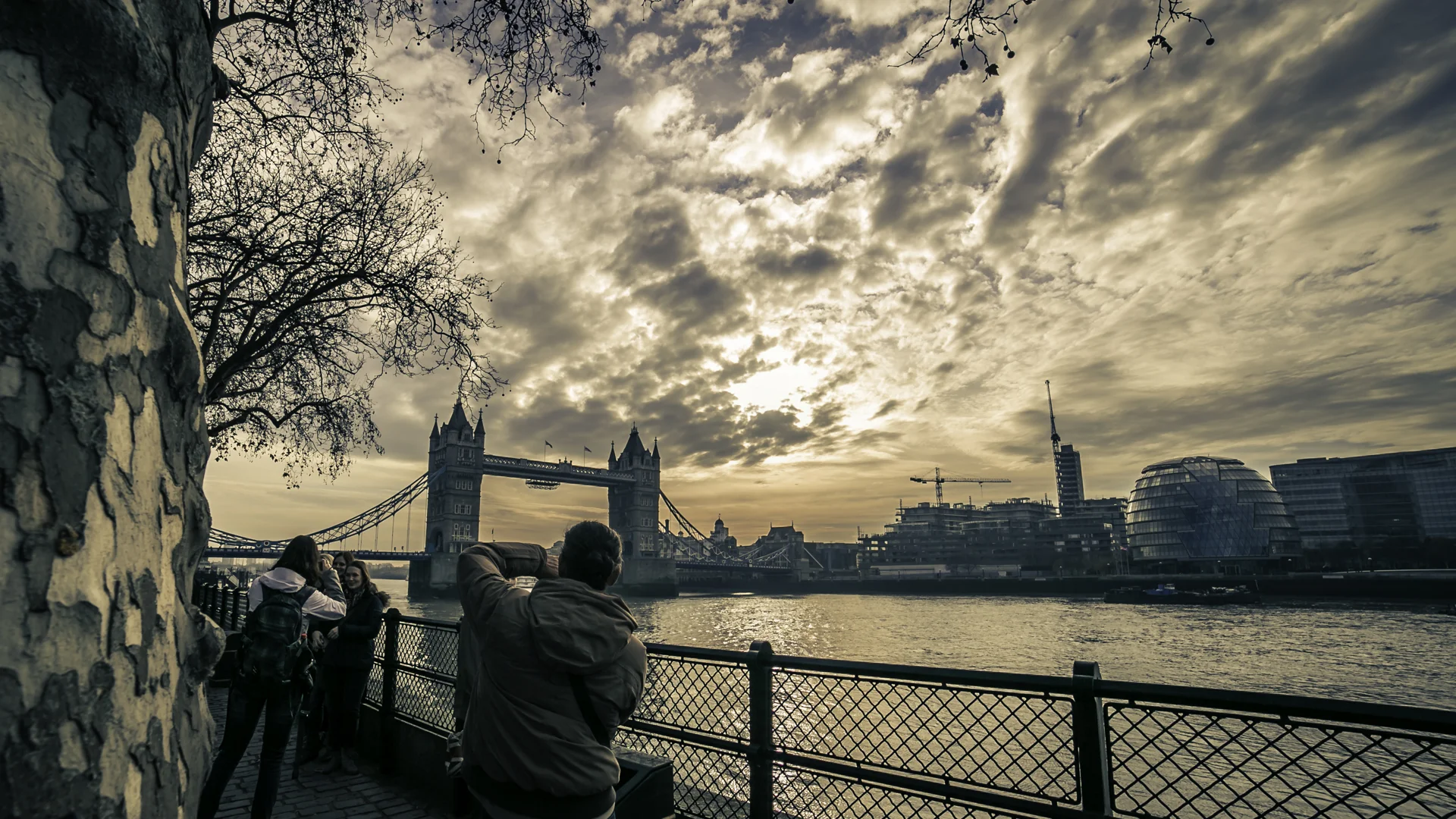 timelapse-tourists.jpg