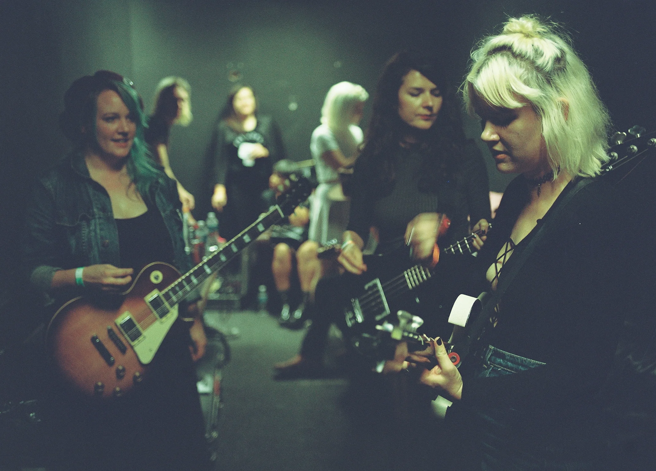 Bleached backstage _stevenandrewgarcia.Jpg