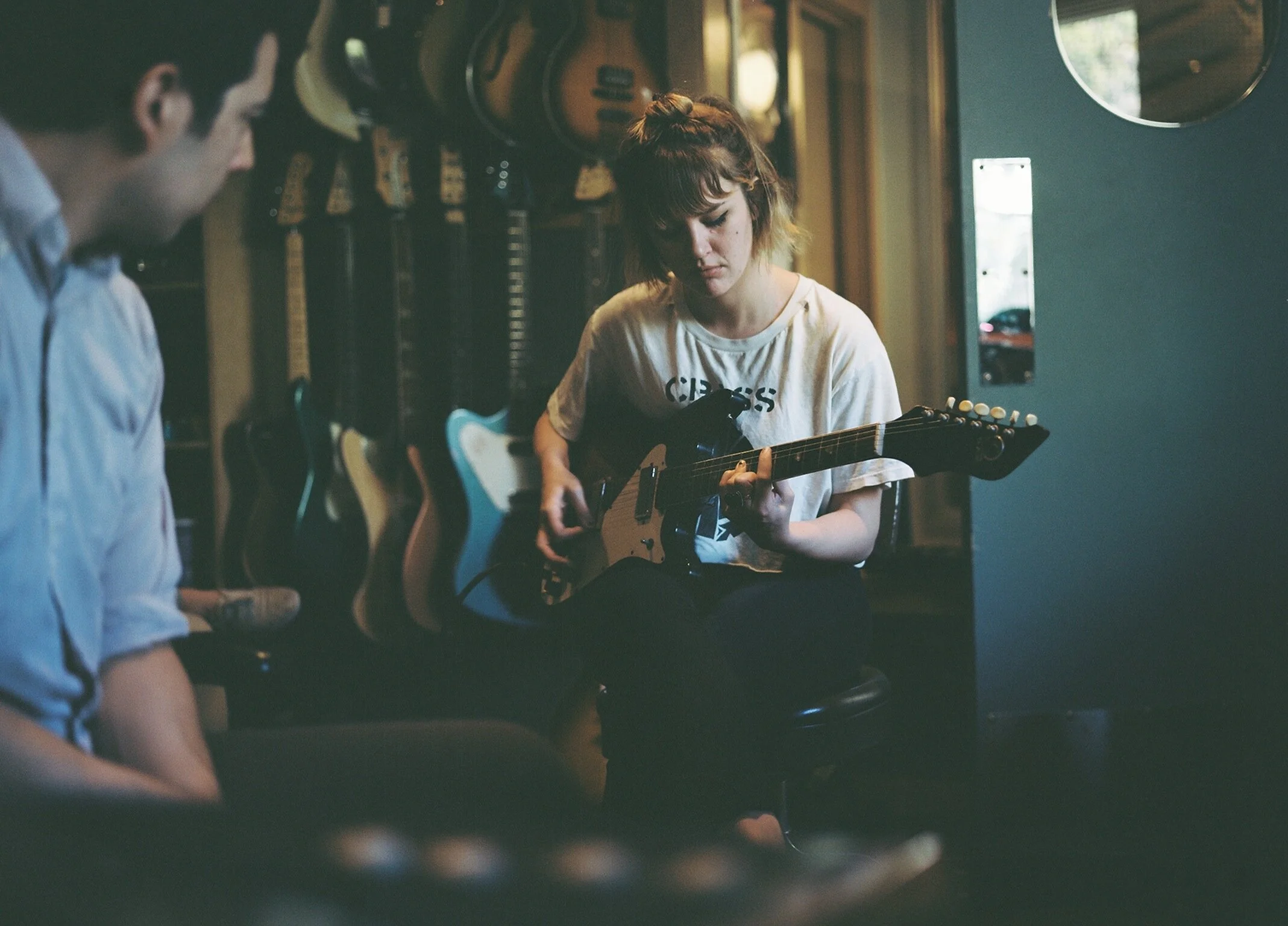 Jennifer studio 120 - 2.Jpg