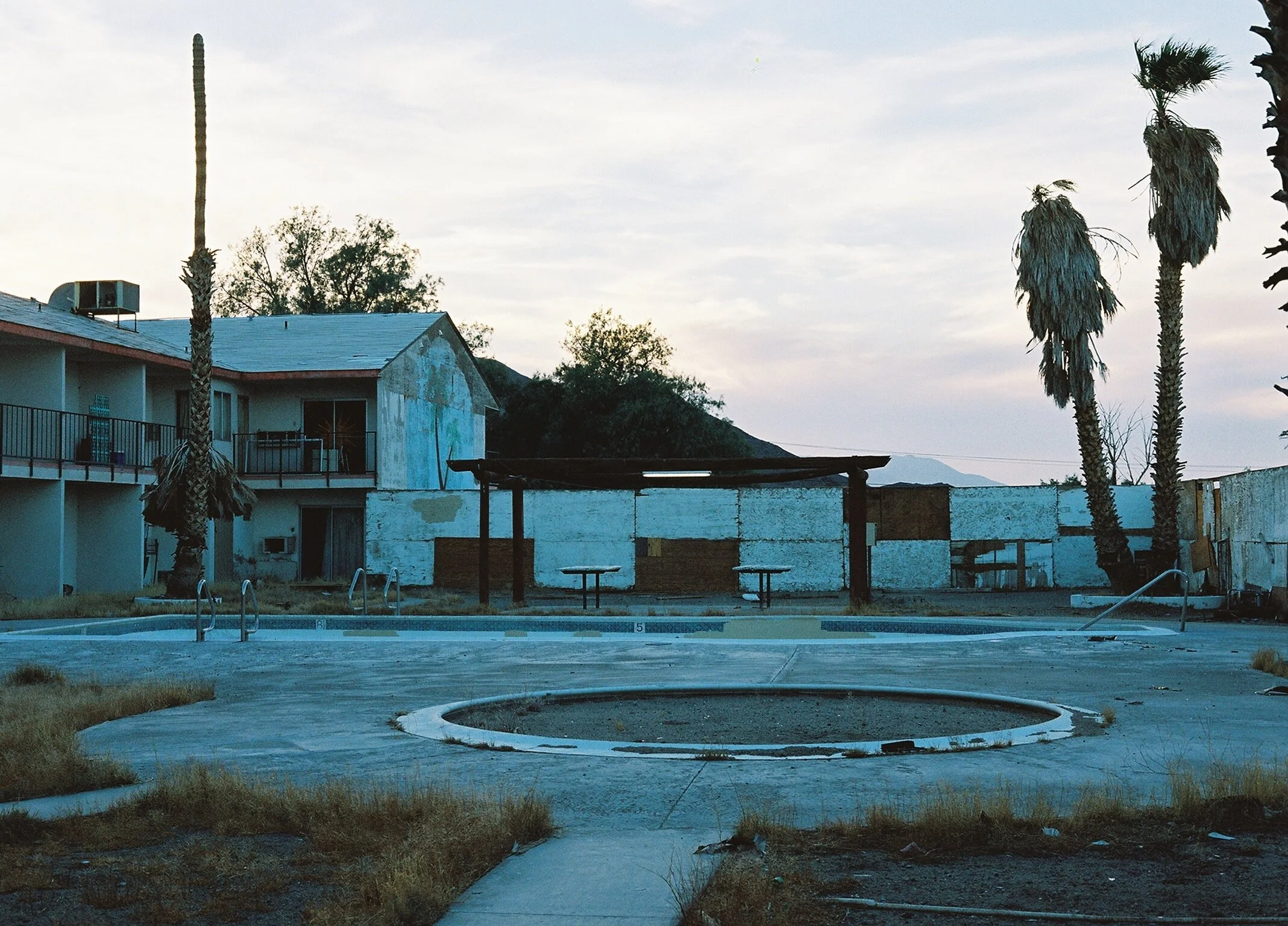 abandoned hotel nevada.Jpg