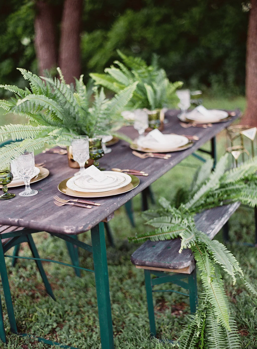 With rentals from Vintage Tabletop Rental and meticulously thought out styling by Danielle Guthrie at www.danielleelizabethinc.com, the whole shoot came alive! 