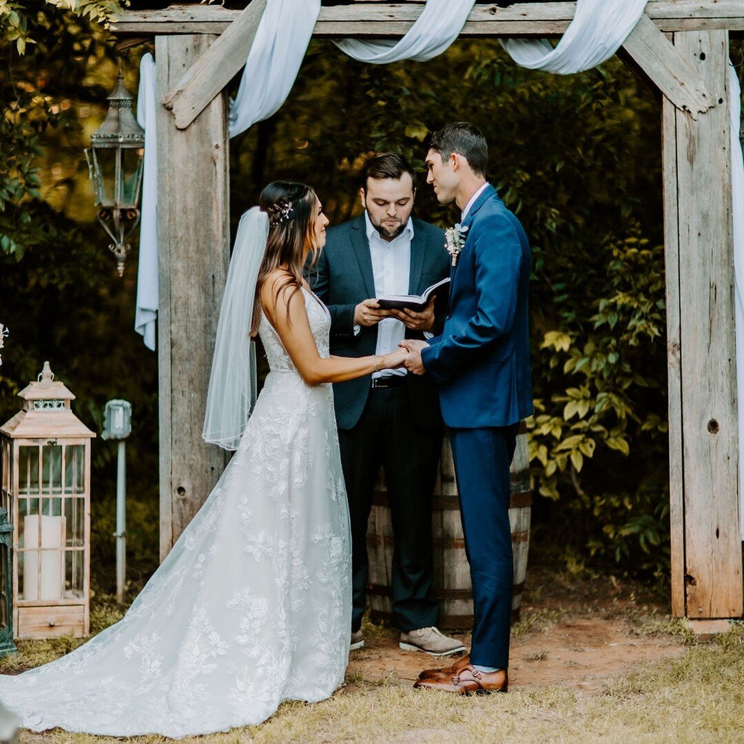 Moments like these are the definition of perfect! 🥰

Photography: Captured Hearts Photography

#wedding #oklahomacity #okc #barn #weddingphotography #weddingwire #theknot #outdoorwedding #events