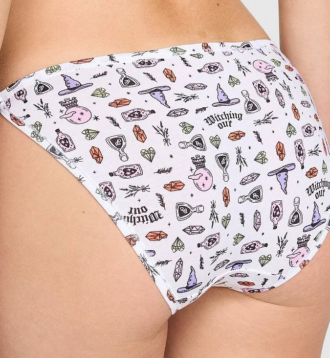 HALLOWEEN_WITCHY_PRINT.jpeg
