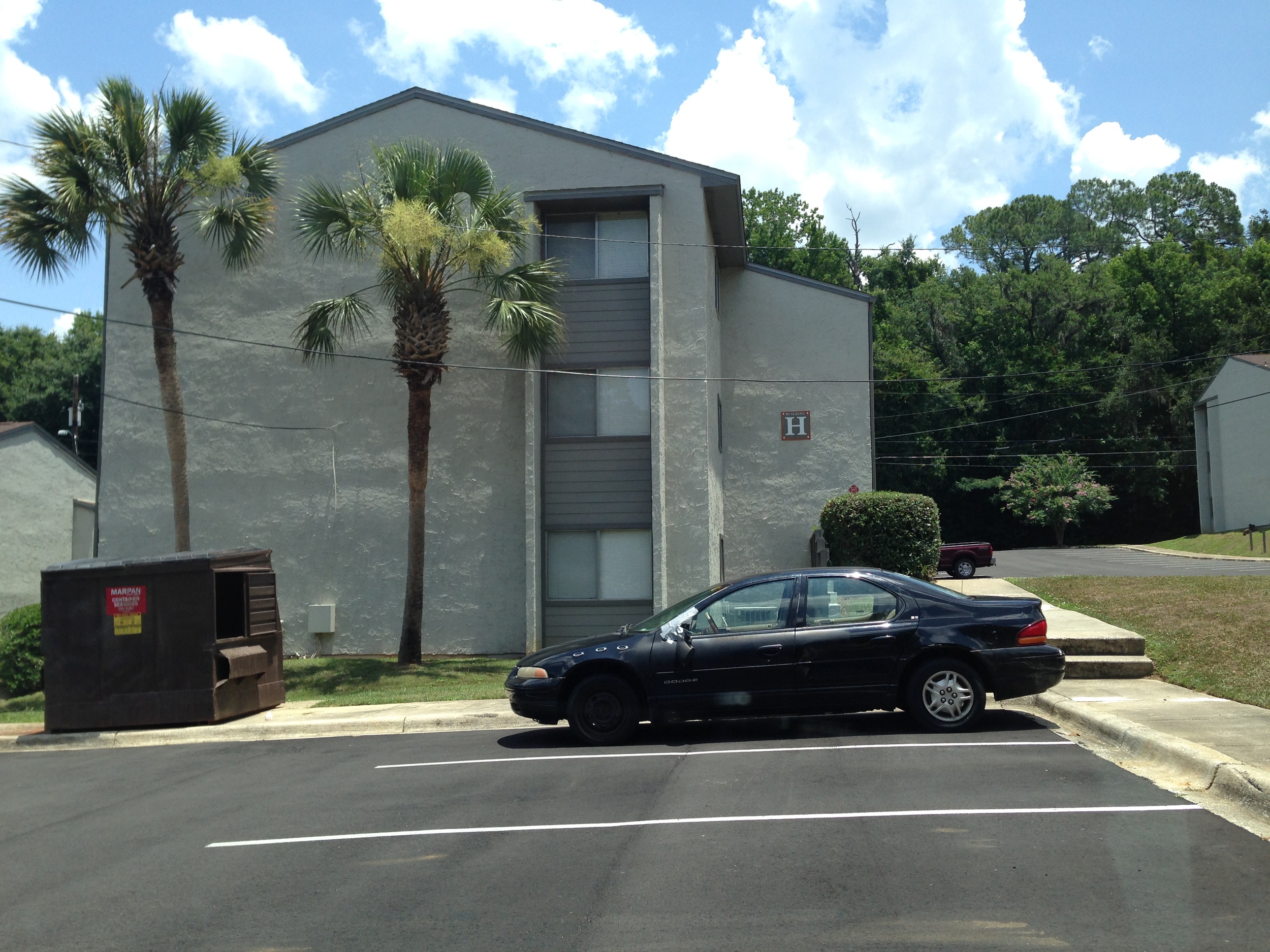 Since I was in Tallahassee, I drove by the old apartment I used to live while in grad school. Nostalgia...