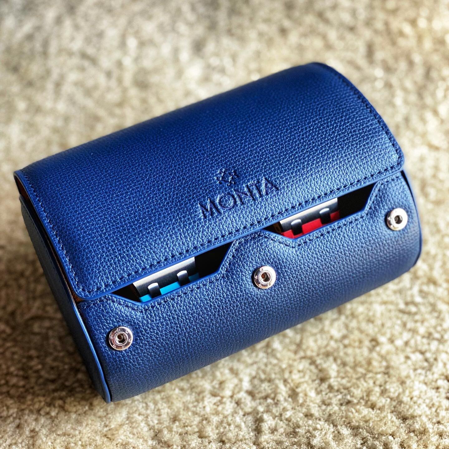 Enjoying my new @montawatch (@everestbands) leather watch roll. Top quality all around, highly recommended. A pair of beautiful AP watches hides inside&hellip;