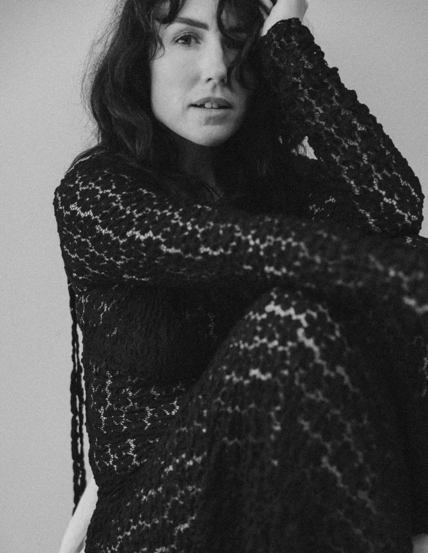 Hey my loves ❤️ Dropping by to remind you that there&rsquo;s a way to begin next year that doesn&rsquo;t involve pushing, fixing, or forcing yourself into a new version of you.

A way that starts in the body. In softness. In desire.
In turn-on.

What