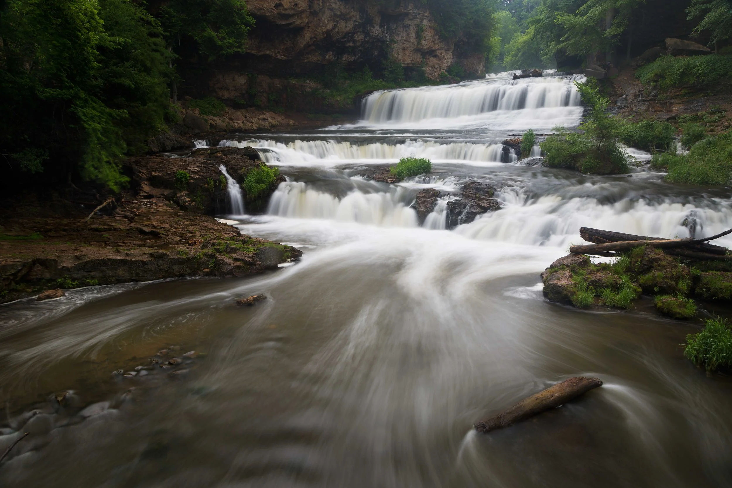 A good look at the whole falls from above
