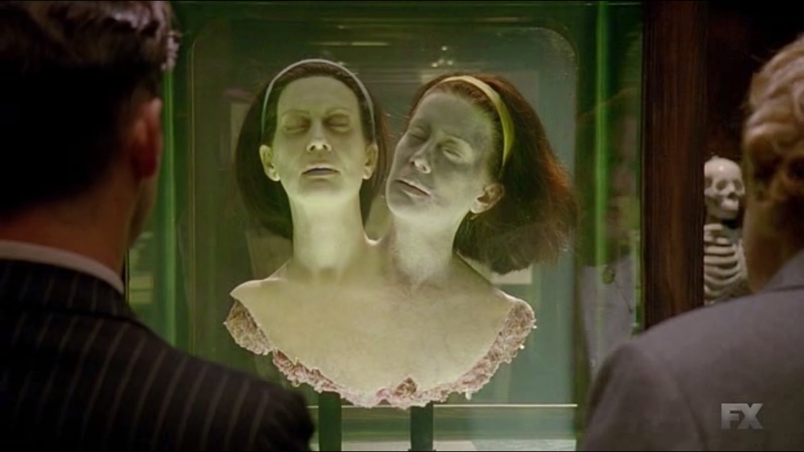 American Horror Story: Freak Show, "Pink Cupcakes"
