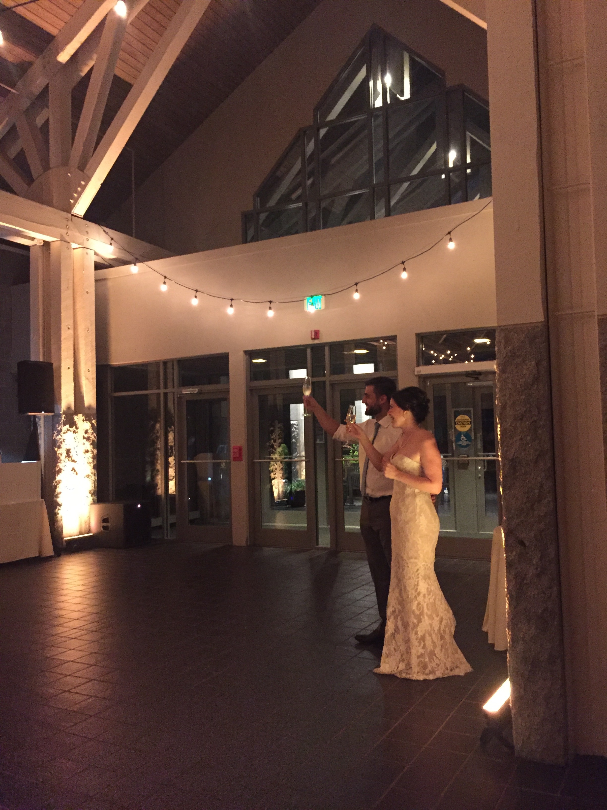 I'm certain this intimate reception will stay fresh in my mind for years to come. Kim and Matt are so loved by their guests. Because most everyone was from out of town, a good number of people were there til the end. In fact, the dance floor stayed full until the last song.